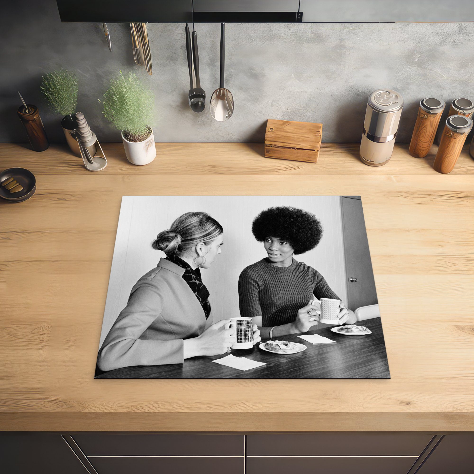 (1 Ceranfeldabdeckung tlg), küche, Frauen MuchoWow die Herdblende-/Abdeckplatte Vinyl, für 59x52 cm, mit Induktionsmatte Kaffee,