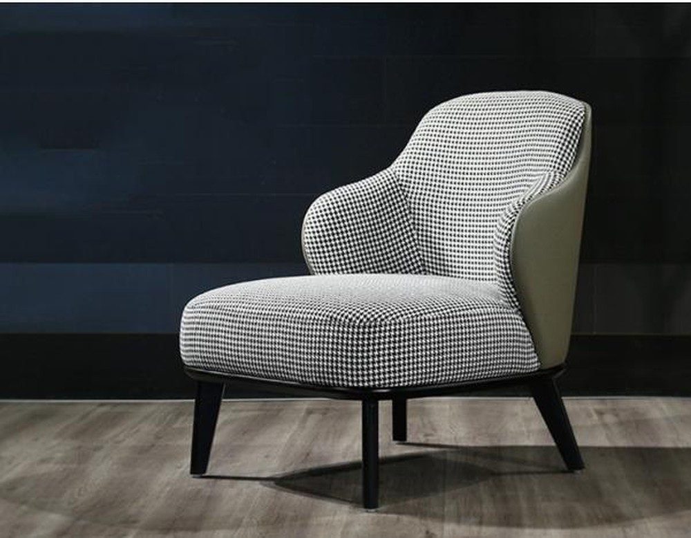 Sessel Graues Sofa mit hochwertiger Polsterung und Edelstahlfüßen