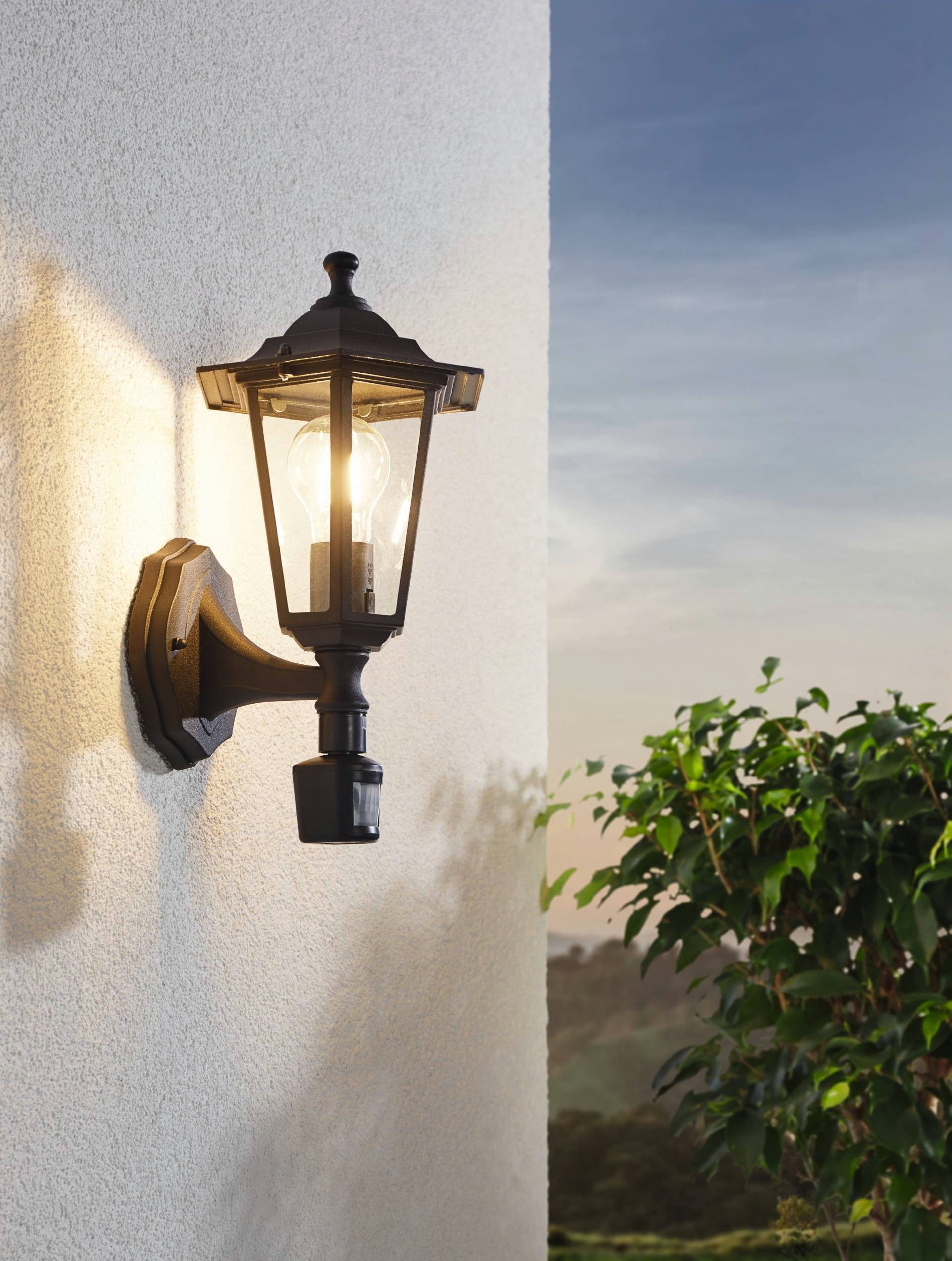 EGLO Wandleuchte Laterna 4 Außen-Wandlampe, Außenleuchte, Aluguss und Glas, E27, IP44, Bewegungsmelder, Sensorschalter, ohne Leuchtmittel, Wand-/Deckenleuchte - L16,5 x H36 x AL21,5 cm - schwarz - 1X60W exkl.