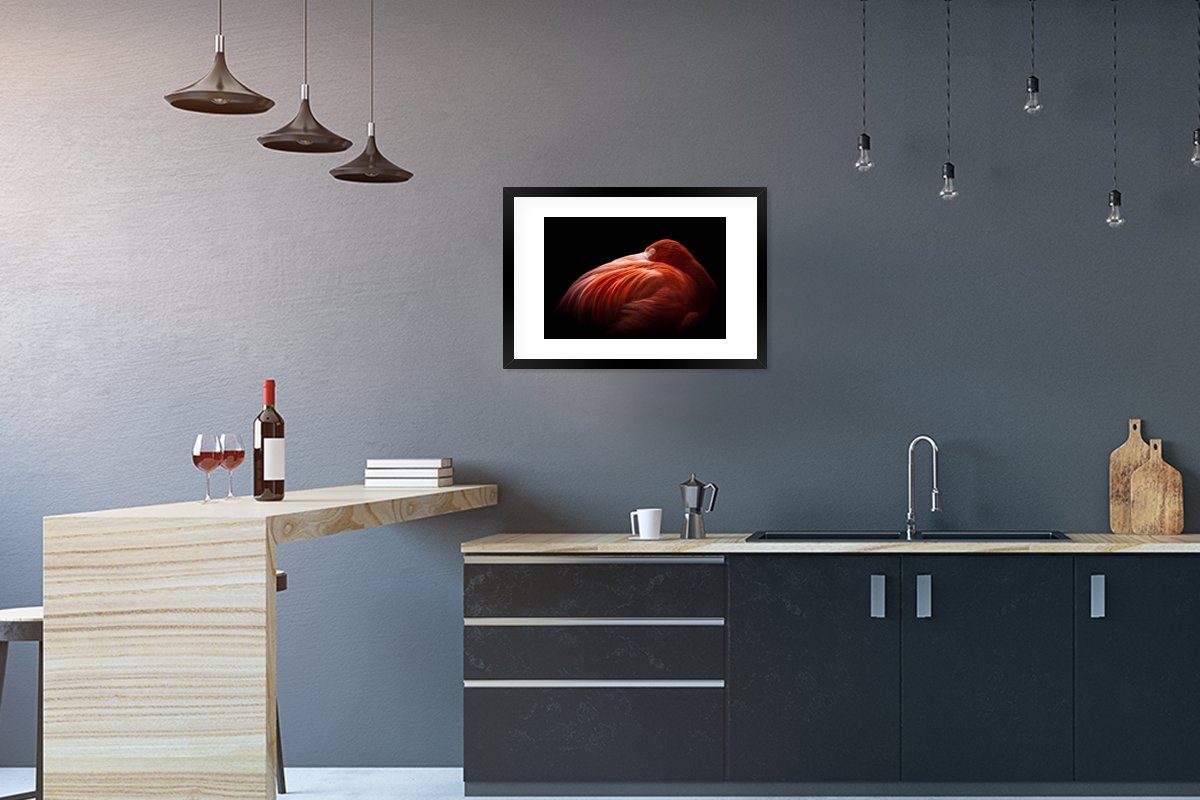 Rosa, - Federn MuchoWow - St), Schwarzem Poster mit Flamingo (1 Bilderrahmen Kunstdruck, Rahmen, Gerahmtes Poster,