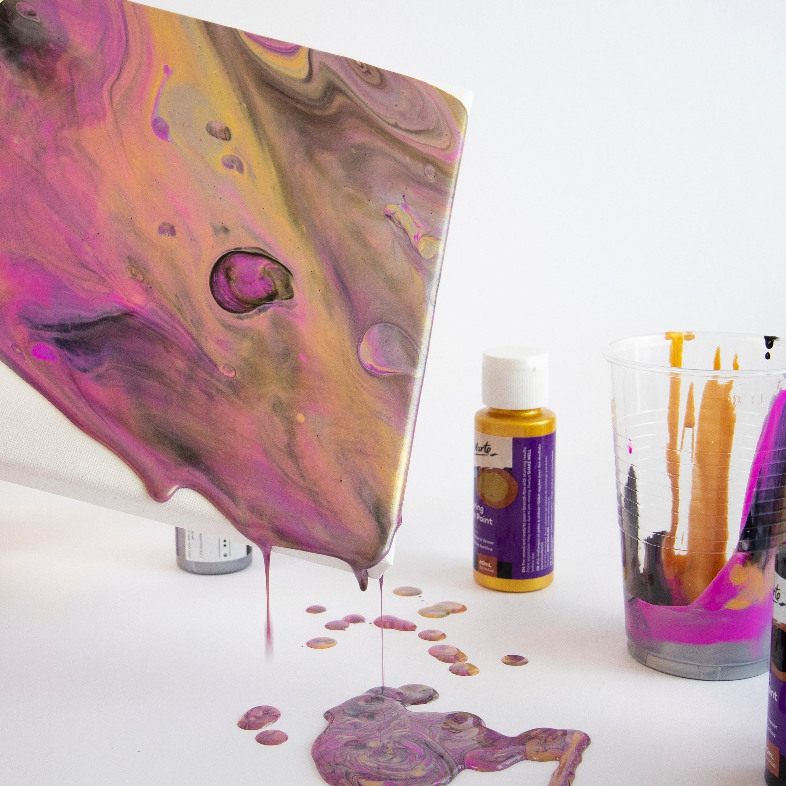 Mont Marte Bastelfarbe PREMIUM Pouring Acrylfarbe, Gieß-Acryl, je 4 x 60 ml, diverse Sets, Untereinander vermischbar & Bereits mit Pouring Medium vorgemischt