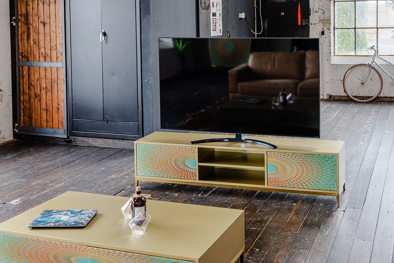 KAWOLA TV-Board, TV-Board 2 Türen 2 Fächer Glas grün/gold 180/42/40 cm (B/H/T)