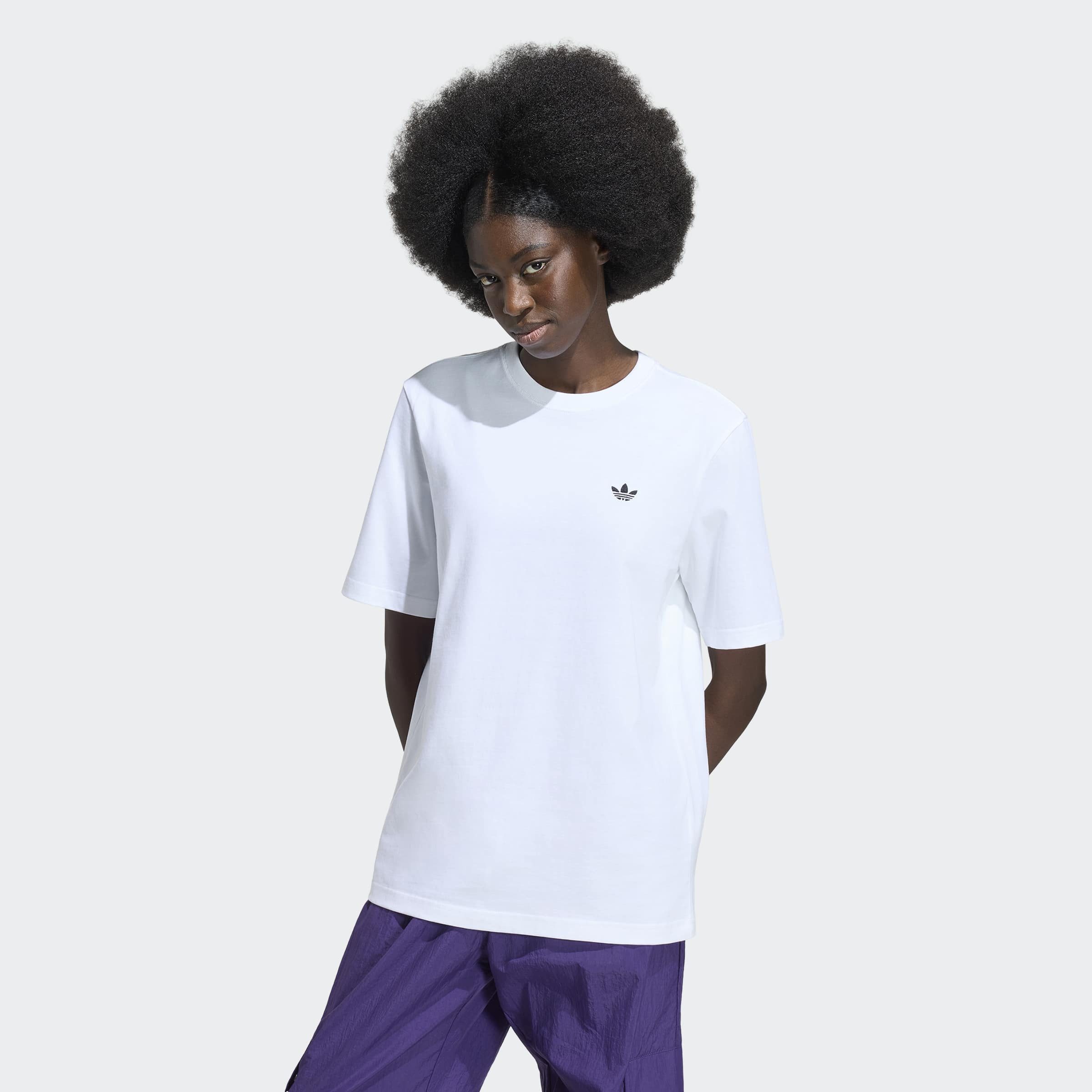 adidas Originals T-Shirt ESSENTIALS, LOCKER GESCHNITTEN für Erwachsene, mit sportlichem Stil, Kurzarmdesign, ohne Verschluss