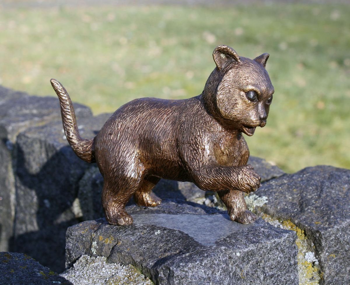Skulptur Bronzefigur kleine stehende Katze