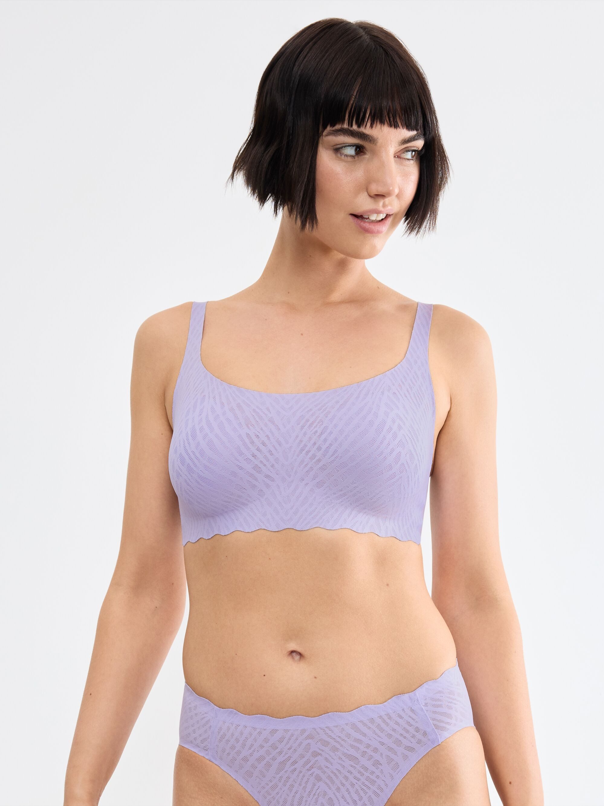 sloggi Bustier ZERO Feel Bliss mit herausnehmbaren, atmungsaktiven Pads und Stretch-Spitze