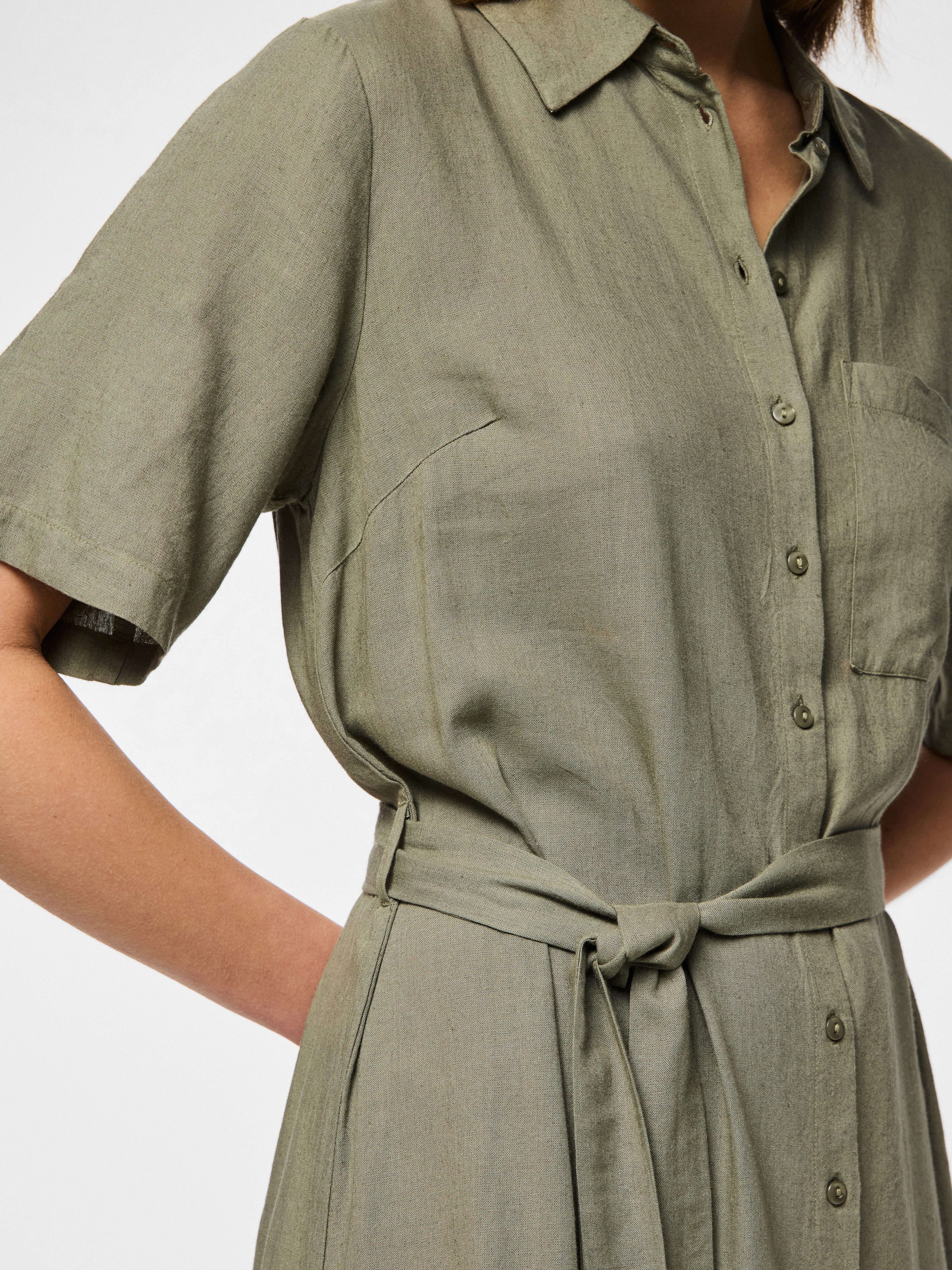 pieces Hemdblusenkleid PCPIA 2/4 MIDI SHIRT DRESS WVN NOOS mit Bindegürtel