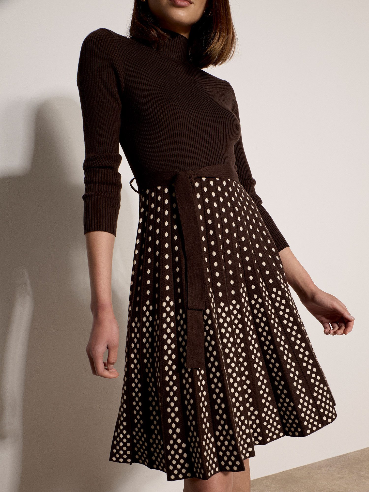 Apricot Midikleid Rippstrickkleid (mit Stoffgürtel) mit Polka-Dots