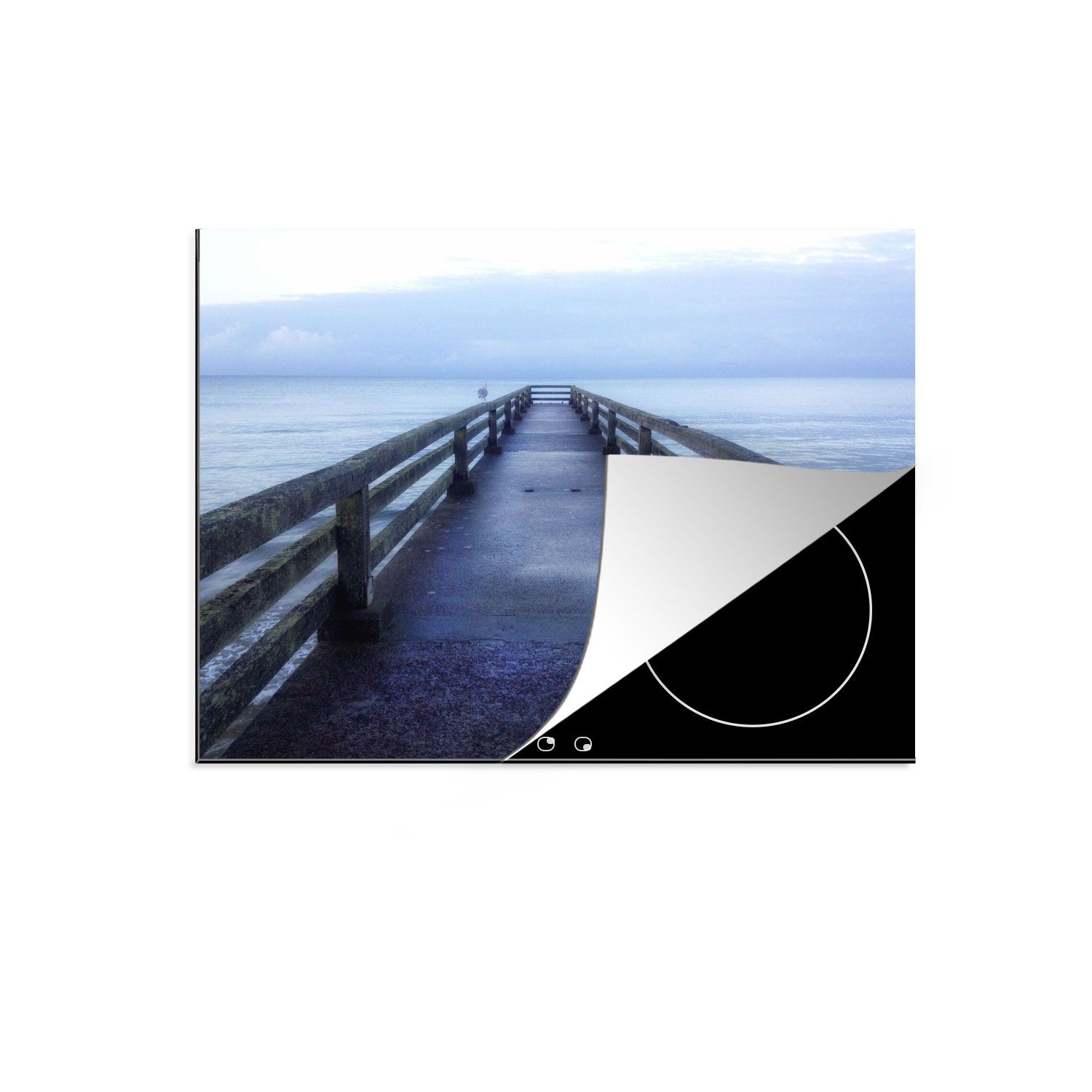 MuchoWow Herdblende-/Abdeckplatte Der französische Pier am Omaha Beach in der französischen Region, Vinyl, (1 tlg), 70x52 cm, Mobile Arbeitsfläche nutzbar, Ceranfeldabdeckung