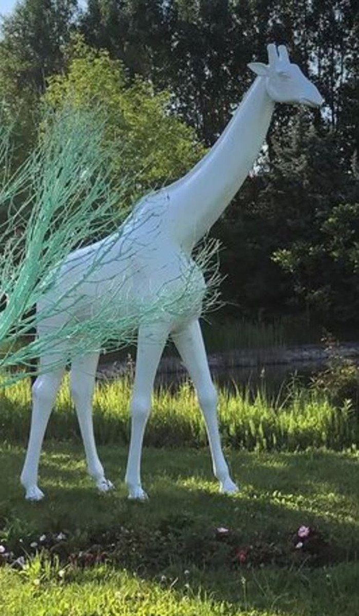 Casa Padrino Skulptur Designer Deko Skulptur Giraffe Weiß H. 320 cm - Riesige Dekofigur - Lebensgroße Tierfigur - Wetterbeständige Gartendeko Figur XXL Skulptur