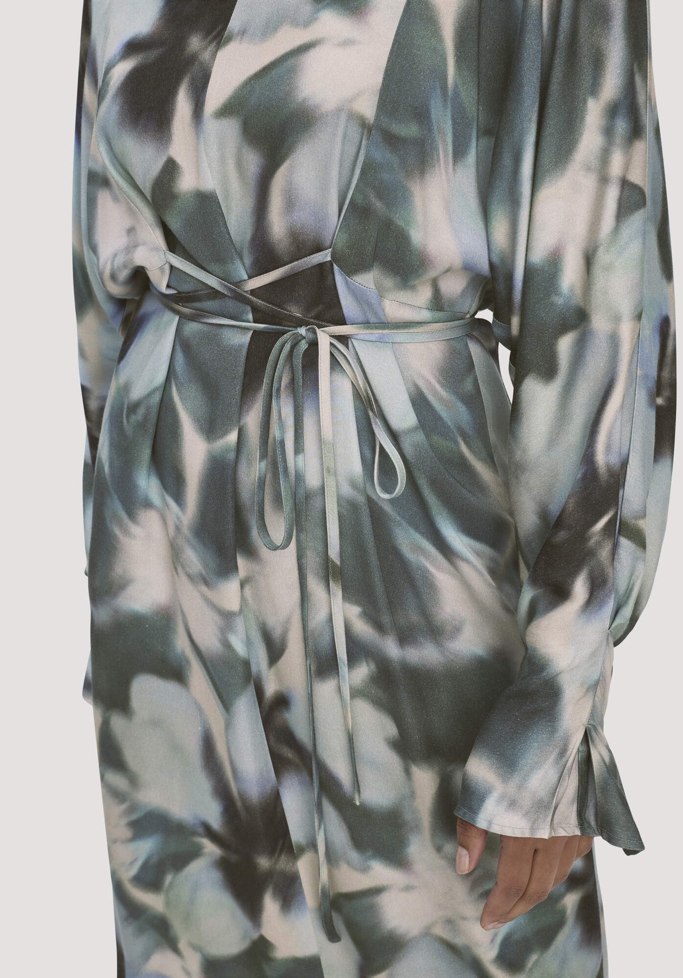 Hessnatur A-Linien-Kleid aus reiner LENZING™ ECOVERO™ Viskose (1-tlg) – Bild 5 von 5