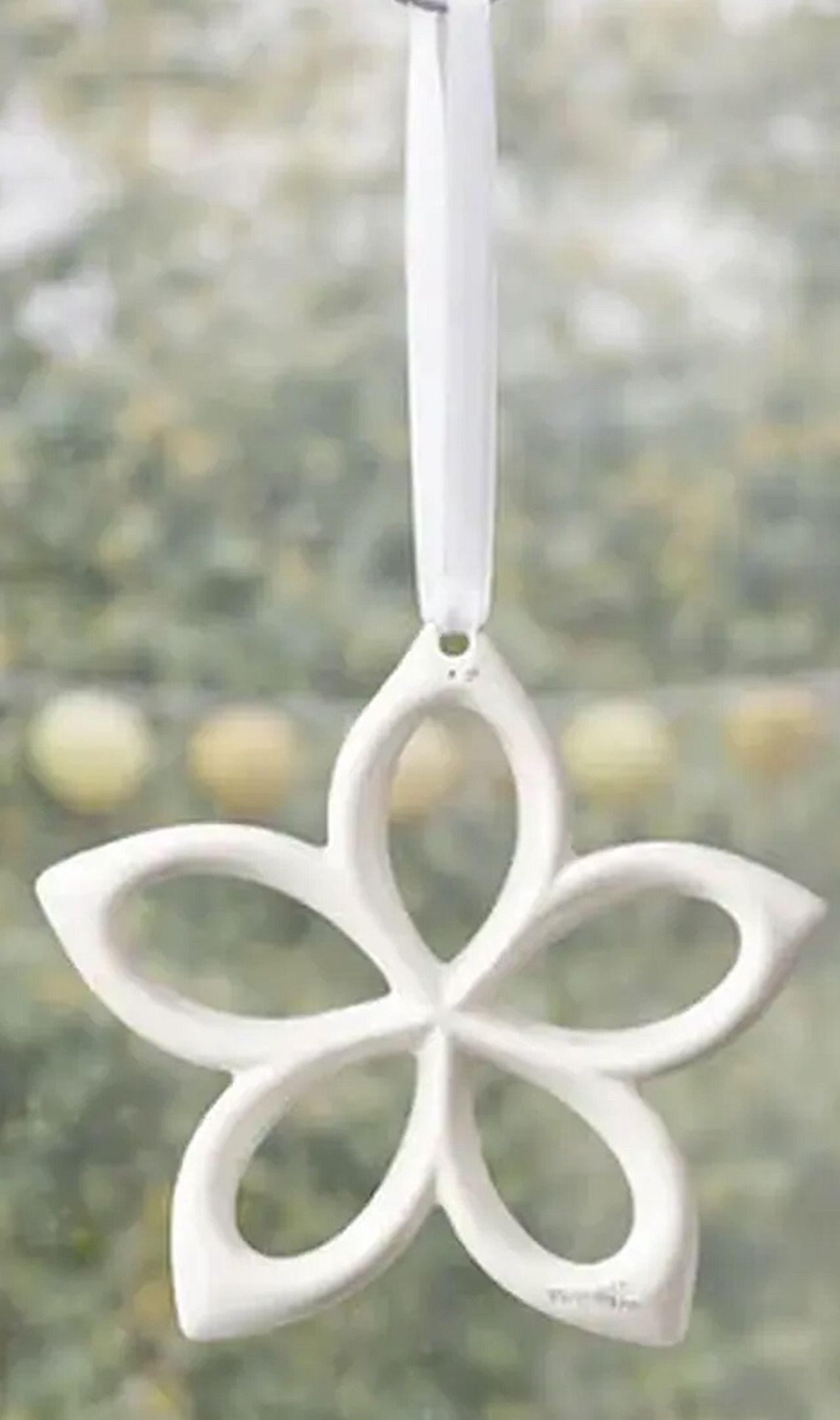 TIZIANO - DESIGN & EMOTIONS Dekohänger Blume Lorina creme-weiß – Keramik Hängedeko