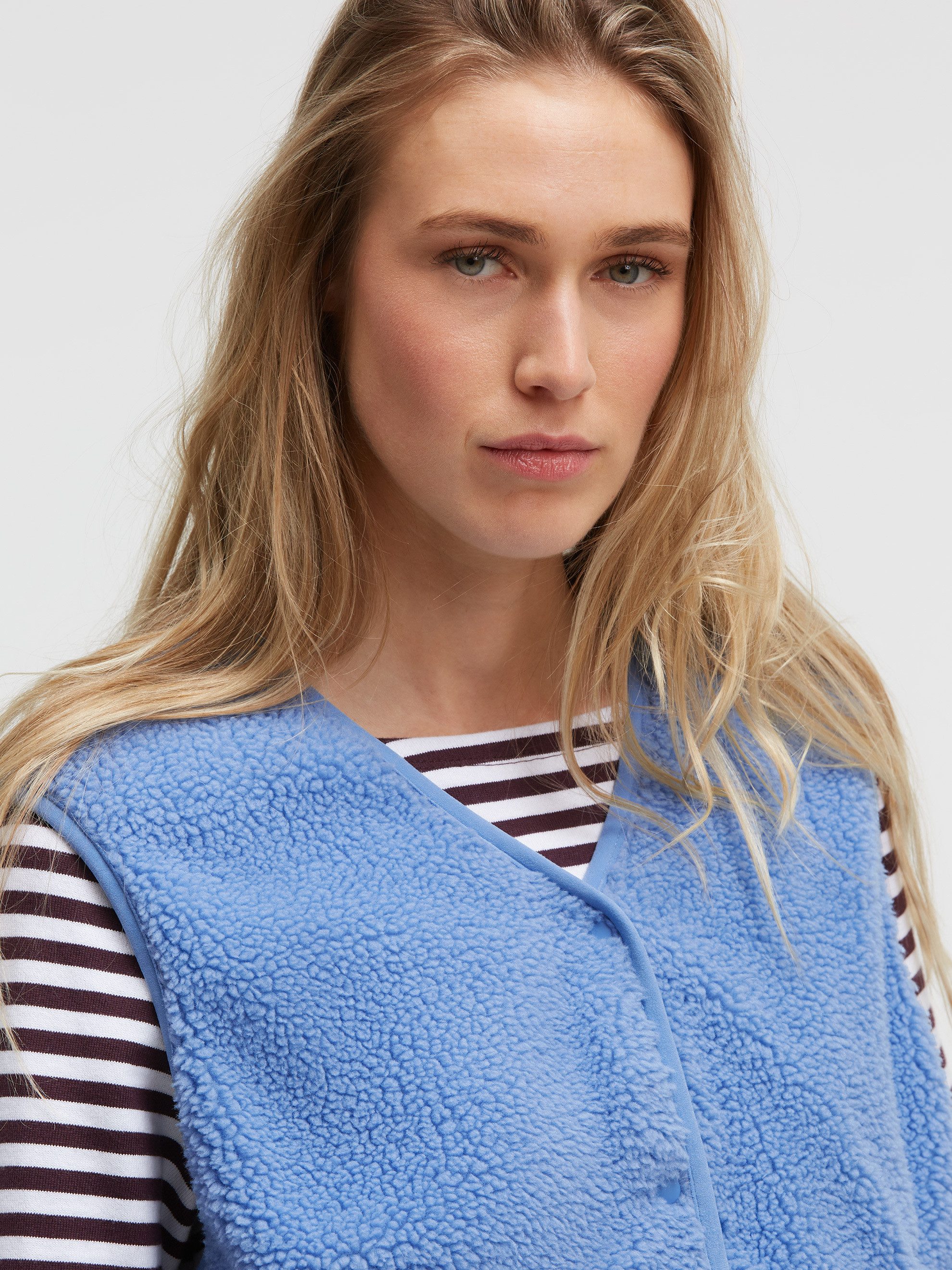 SENSES.THE LABEL Fleeceweste mit Druckknopfleiste – Bild 4 von 5