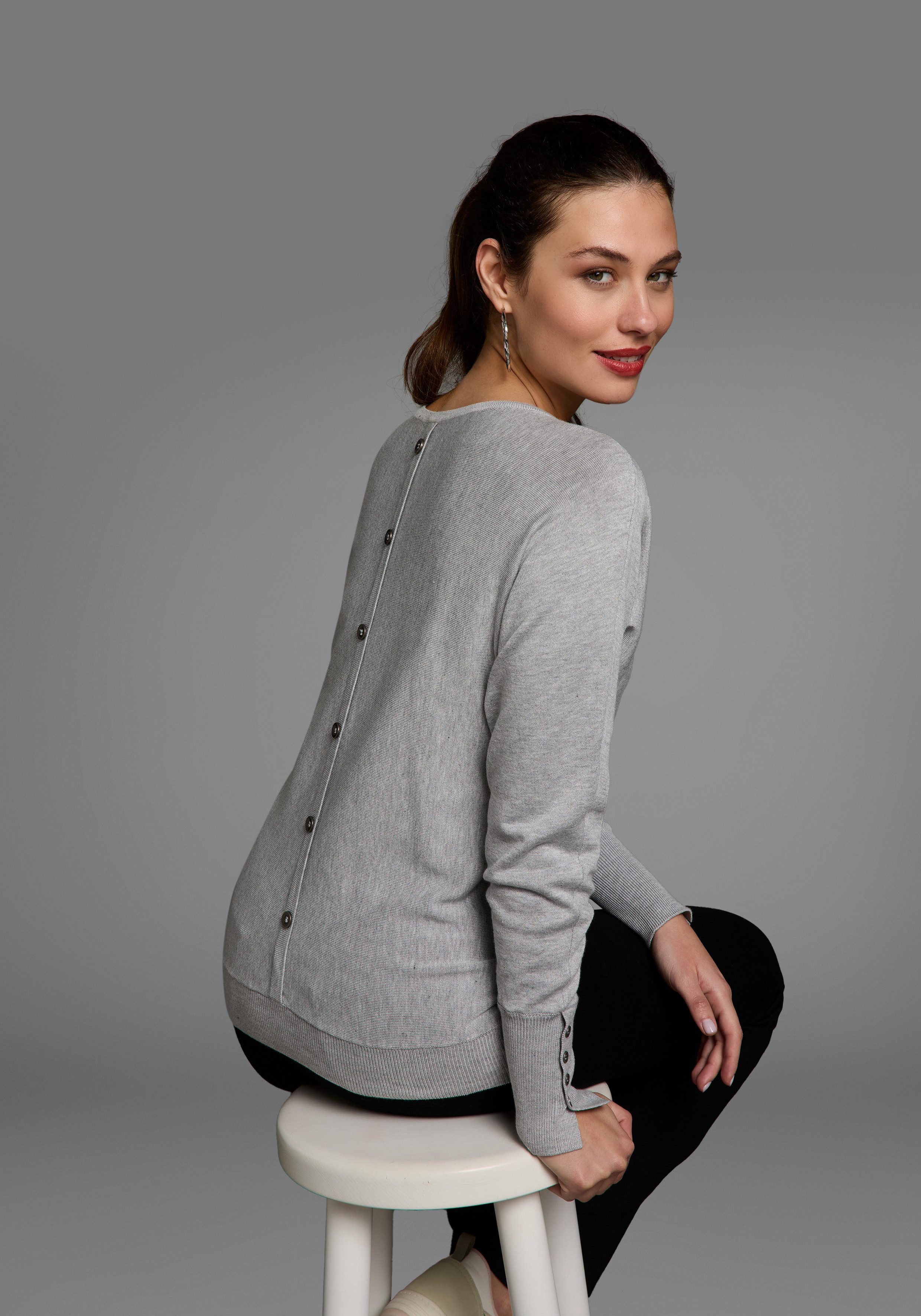 Laura Scott Fledermauspullover mit Zierknopfleiste am Rücken günstig online kaufen