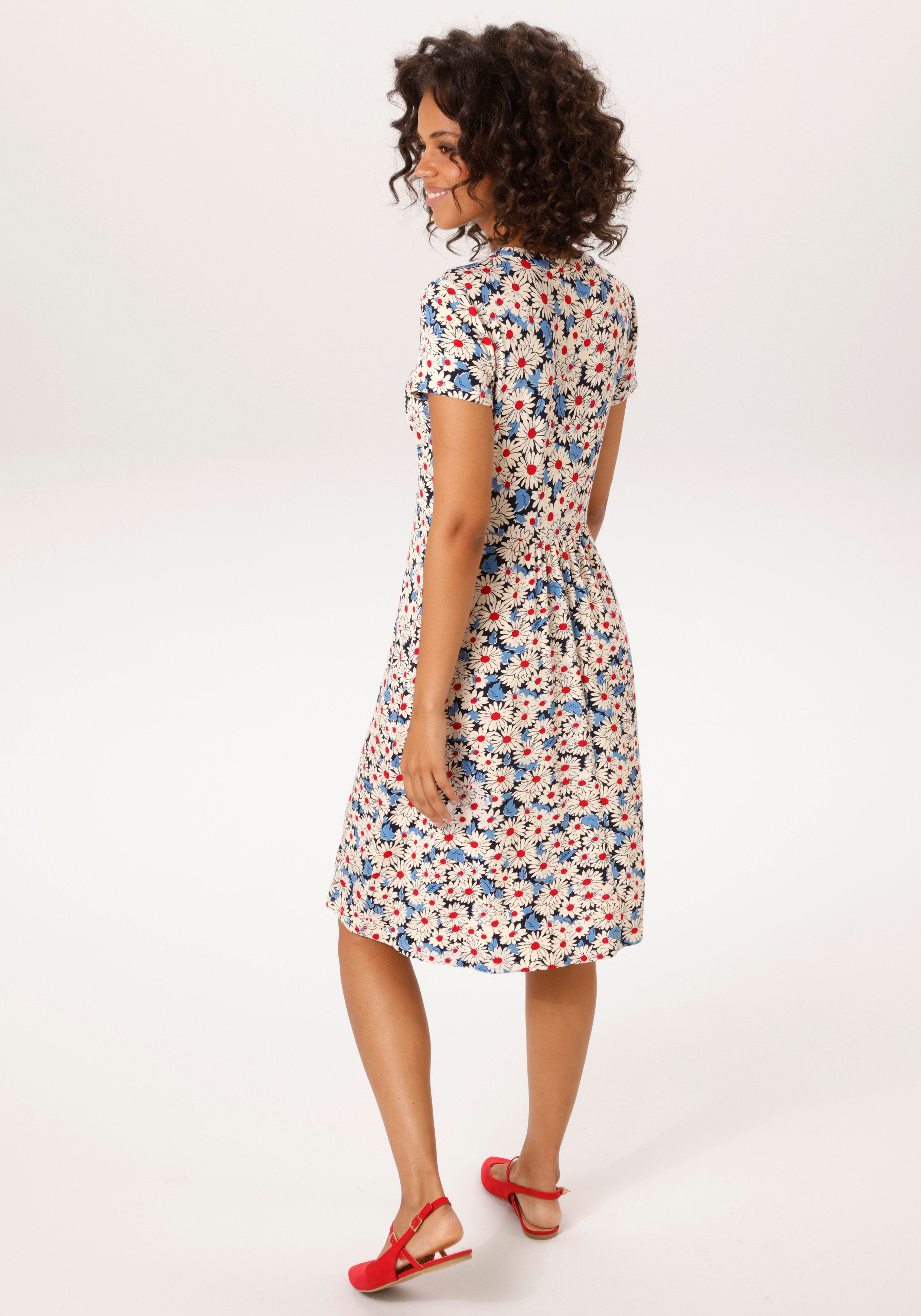Aniston CASUAL Sommerkleid, allover mit Blüten bedruckt