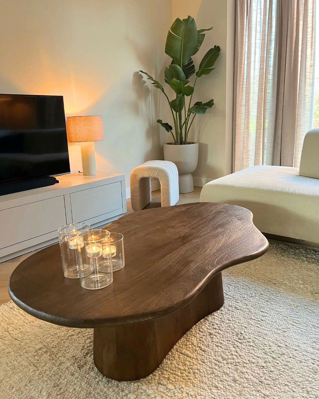 Maison ESTO Couchtisch Kyoto Flow, Mangoholz, günstig online kaufen