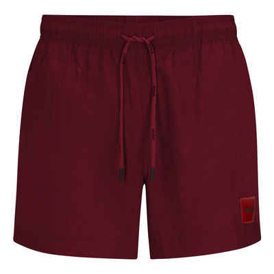 HUGO Badeshorts Dominica mit großem Marken-Patch am linken Bein