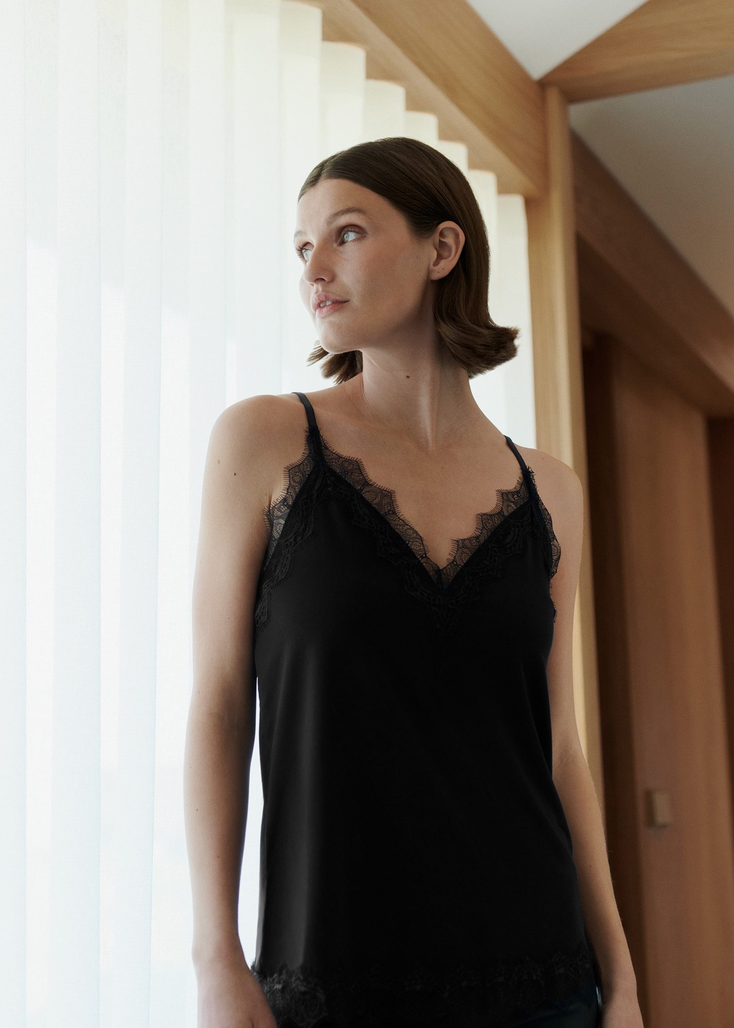 rosemunde Spaghettitop Billie Strap Top Vintage-Spitzenbesatz an Ausschnitt und Saum, feminin