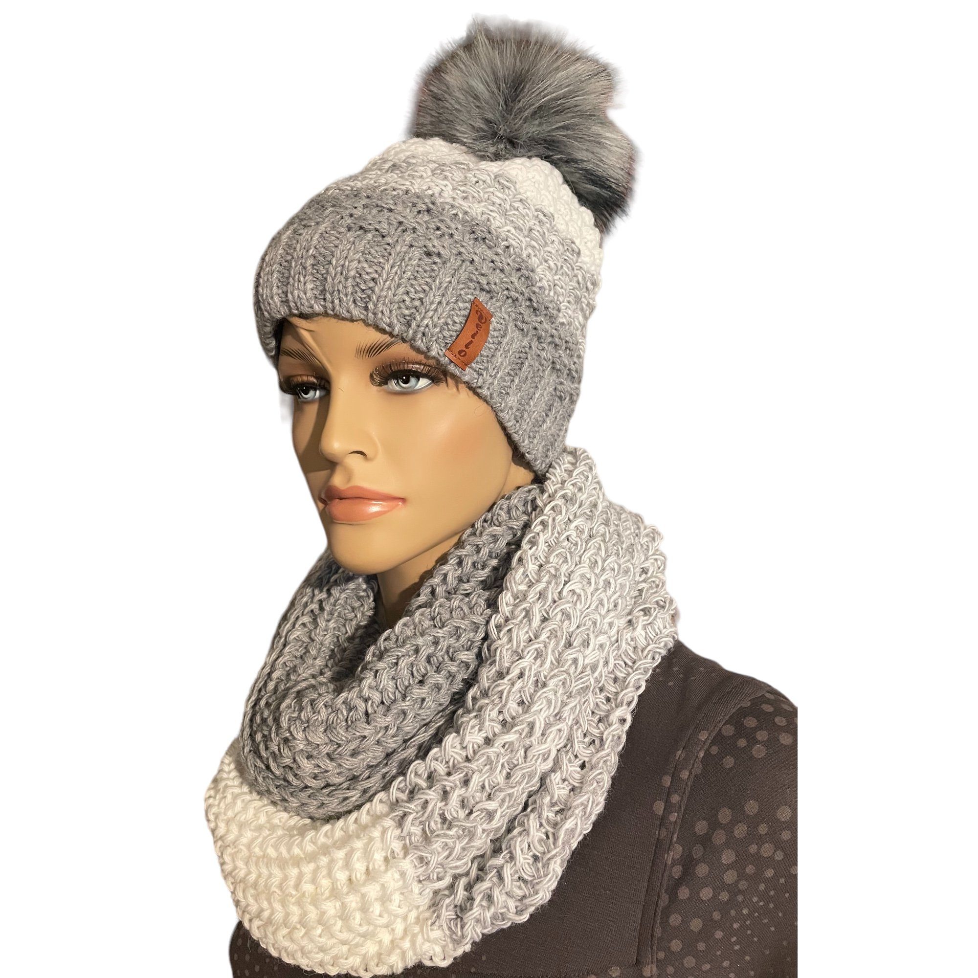 Taschen4life Bommelmütze Damen Mütze & Schal Set 36.64 (2 teilig, gestrickte Beanie mit großem Bommel & Loop Strickschal) locker gestrickt, mit großem Bommel