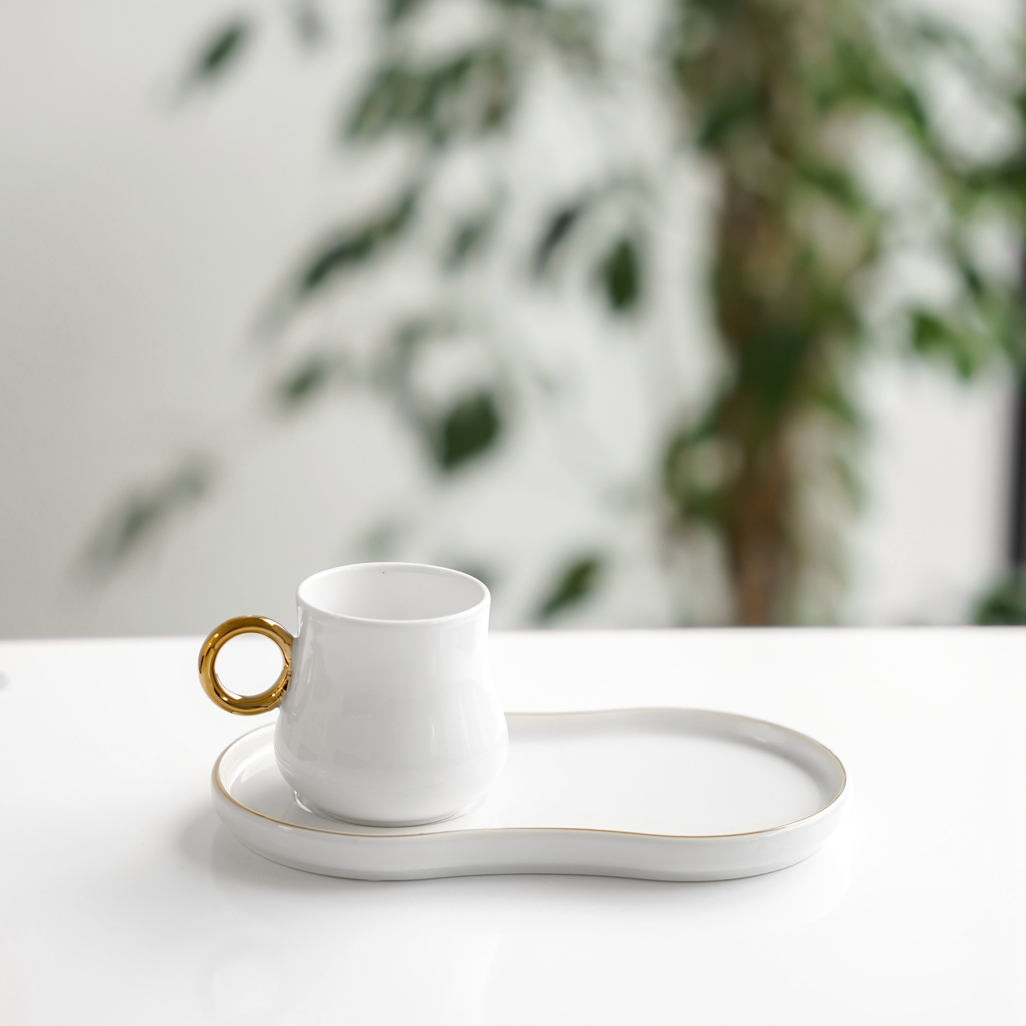 Mulex Kaffeeservice 12-teiliges Mokkatassen-Set aus Porzellan - 100 ml, Weiß/Gold (12-tlg), 6 Personen, Porzellan, 6x Mokkatassen, 6x Untertassen