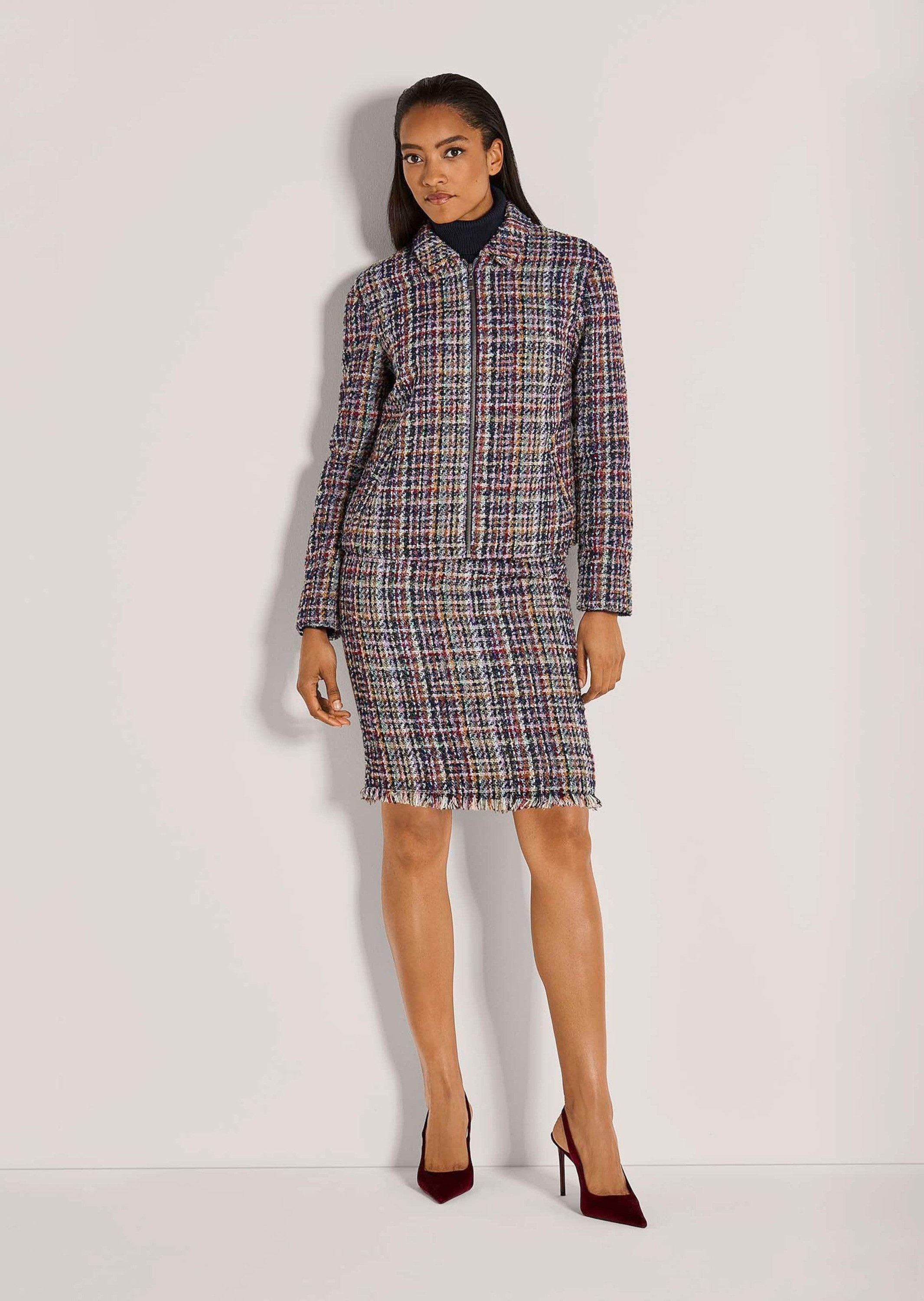 MADELEINE Kurzblazer Moderner Kurzblazer mit Zipper Blazer mit Klappkragen und langen Ärmeln