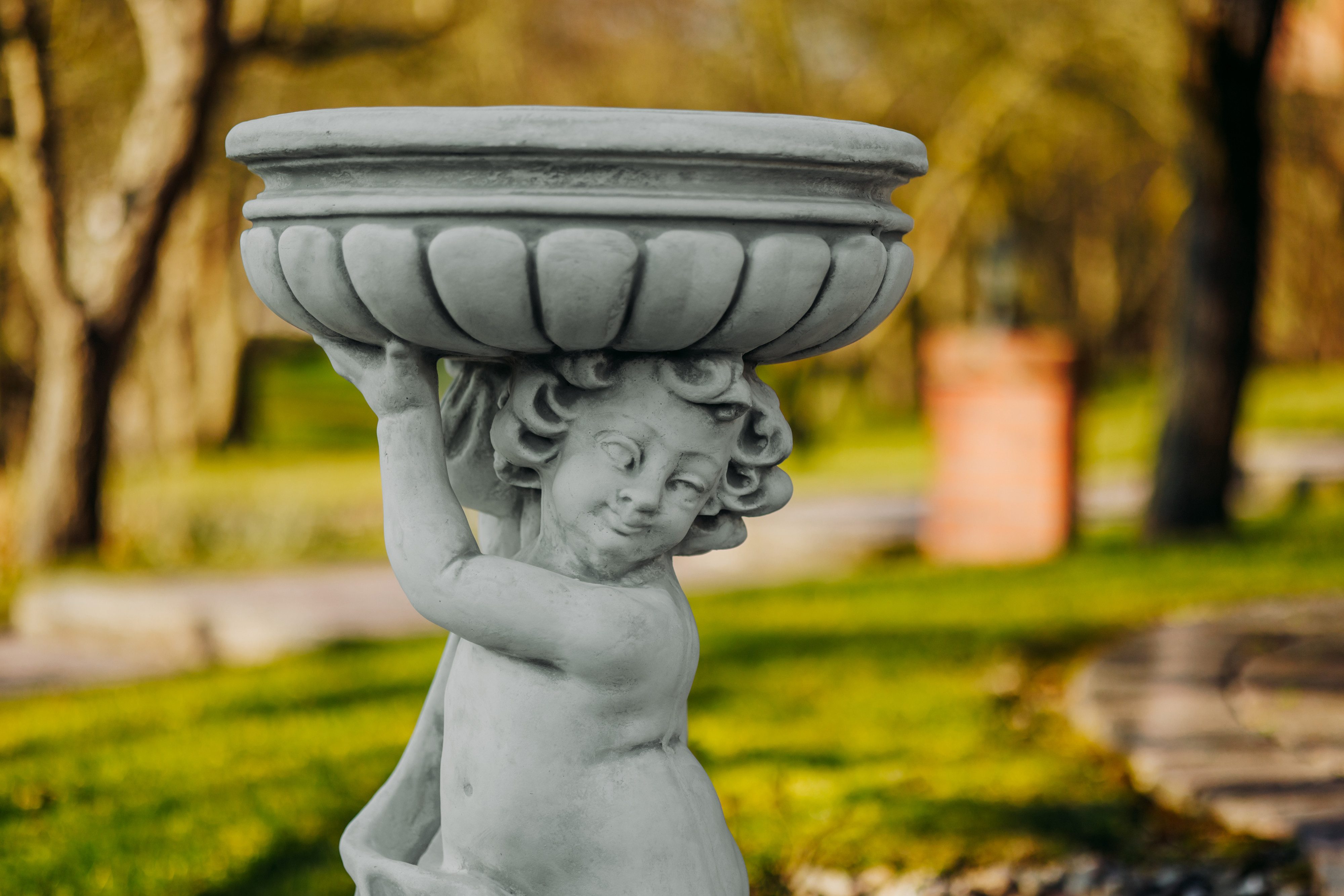 gartendekoparadies.de Pflanzschale Statue Junge als Pflanzgefäß, Steinfigur, H. 90 cm, 12 Liter, 90 kg, Frostsicher
