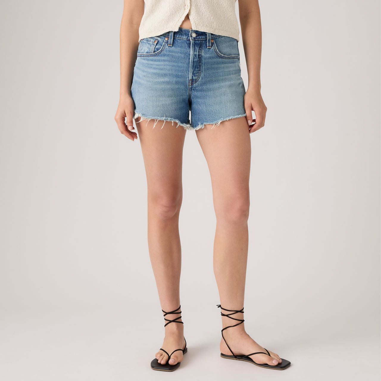 Levi's® Shorts Die Passform schmeichelt kurvigen Figuren