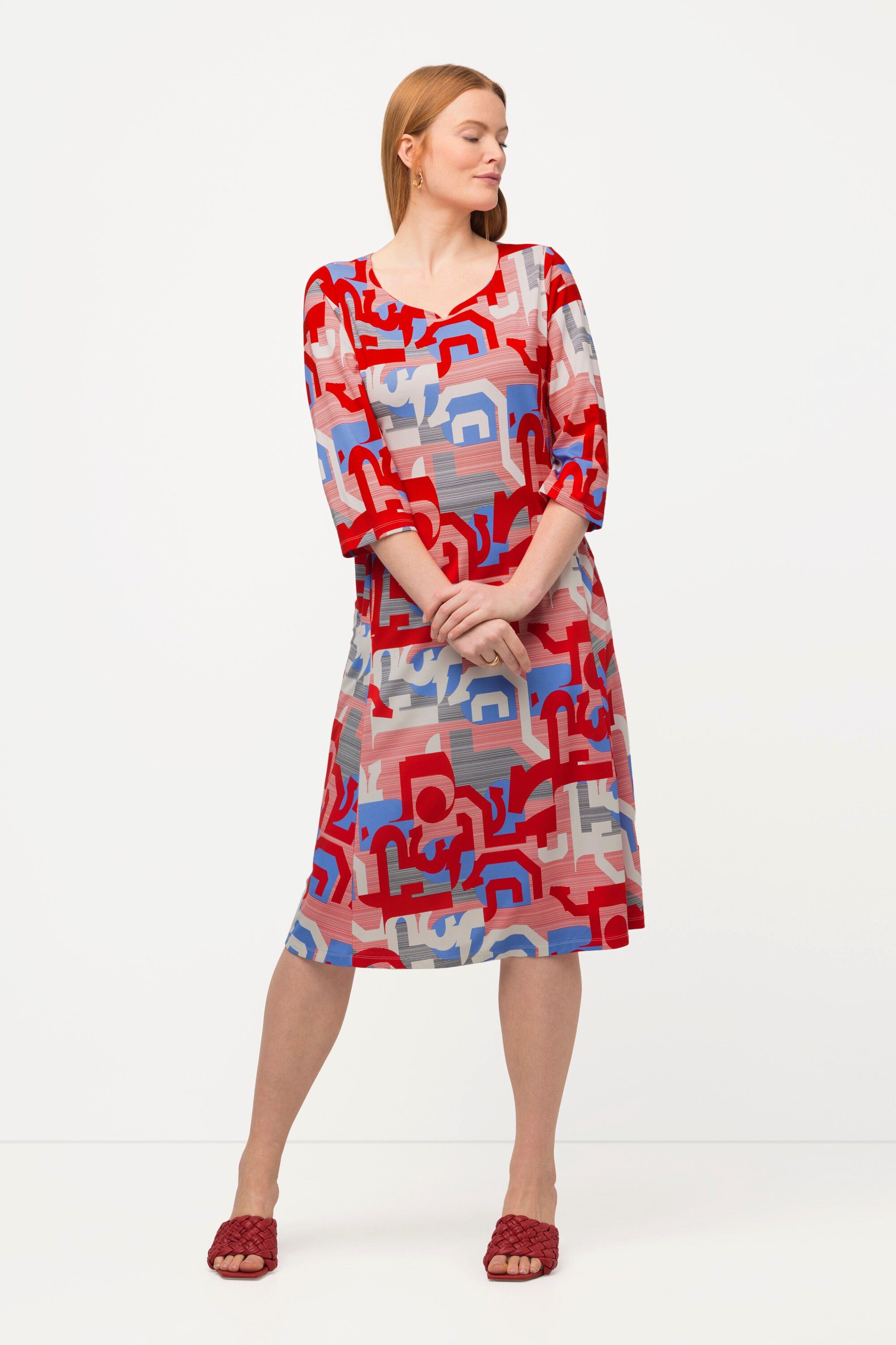 Ulla Popken Midikleid Midikleid grafisches Design Herzausschnitt 3/4-Arm