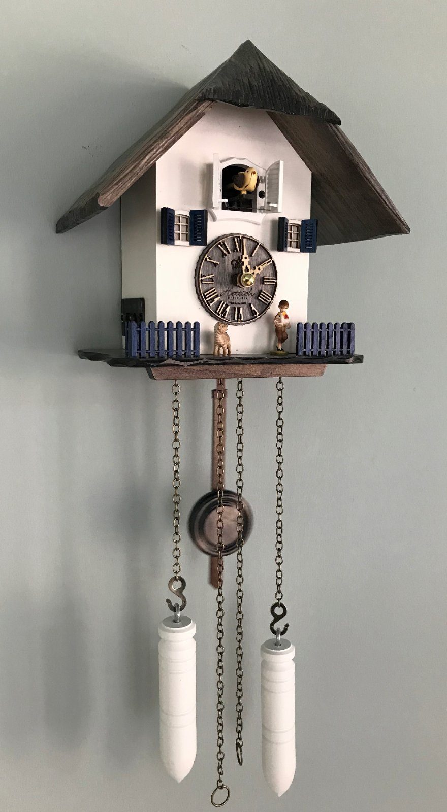 Wanduhr Kuckucksuhr im Schwarzwald hergestellt