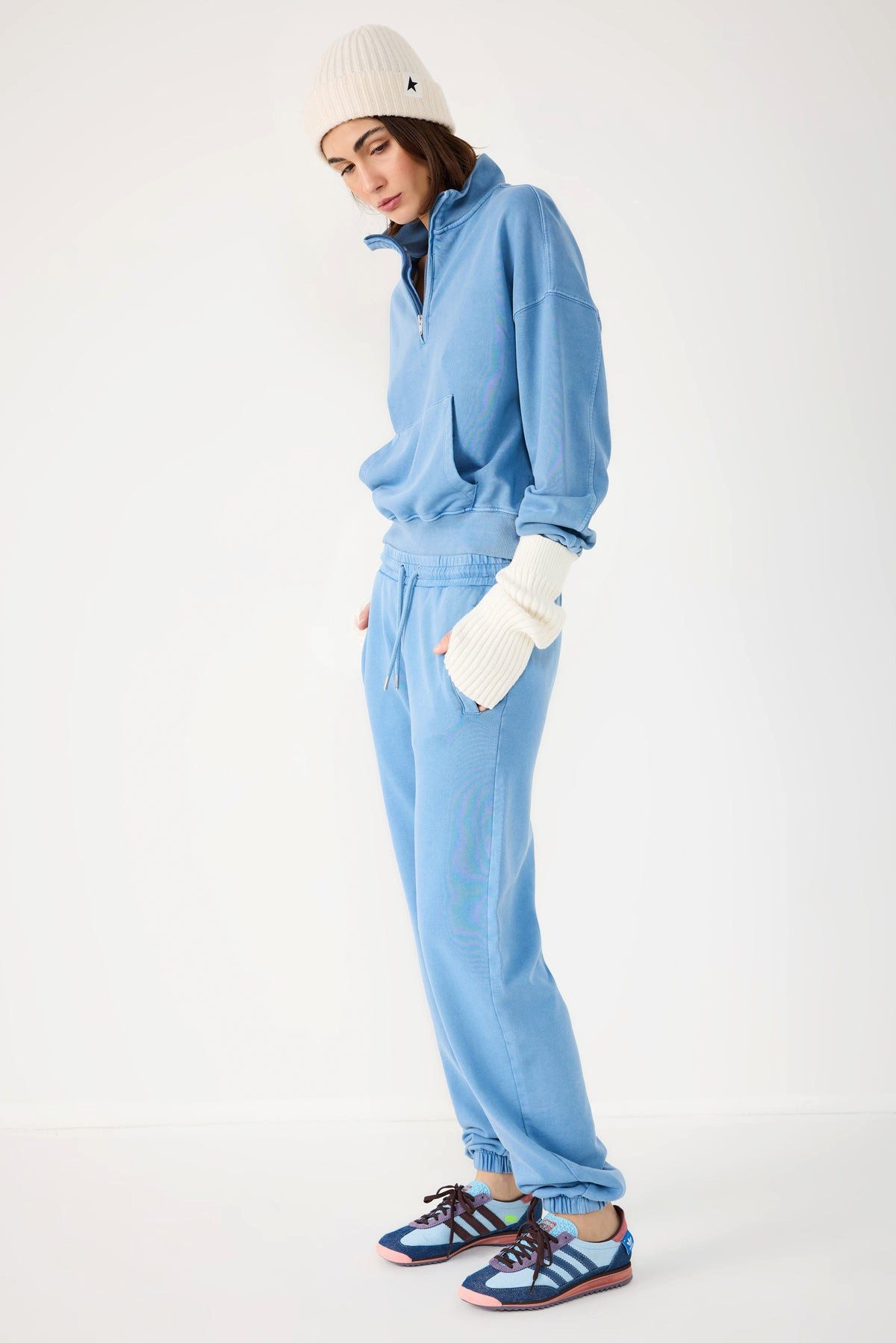 No Matter What Sweatponcho Jogginghose mit elastischem Bund