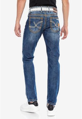 Cipo & Baxx Straight-Jeans im coolen Destroyed-Look