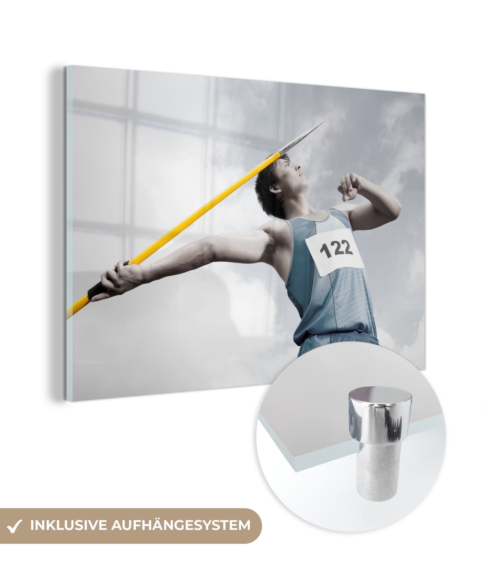 MuchoWow Acrylglasbild Ein Speerwerfer mit grauem Himmel, (1 St), Acrylglasbilder Wohnzimmer & Schlafzimmer