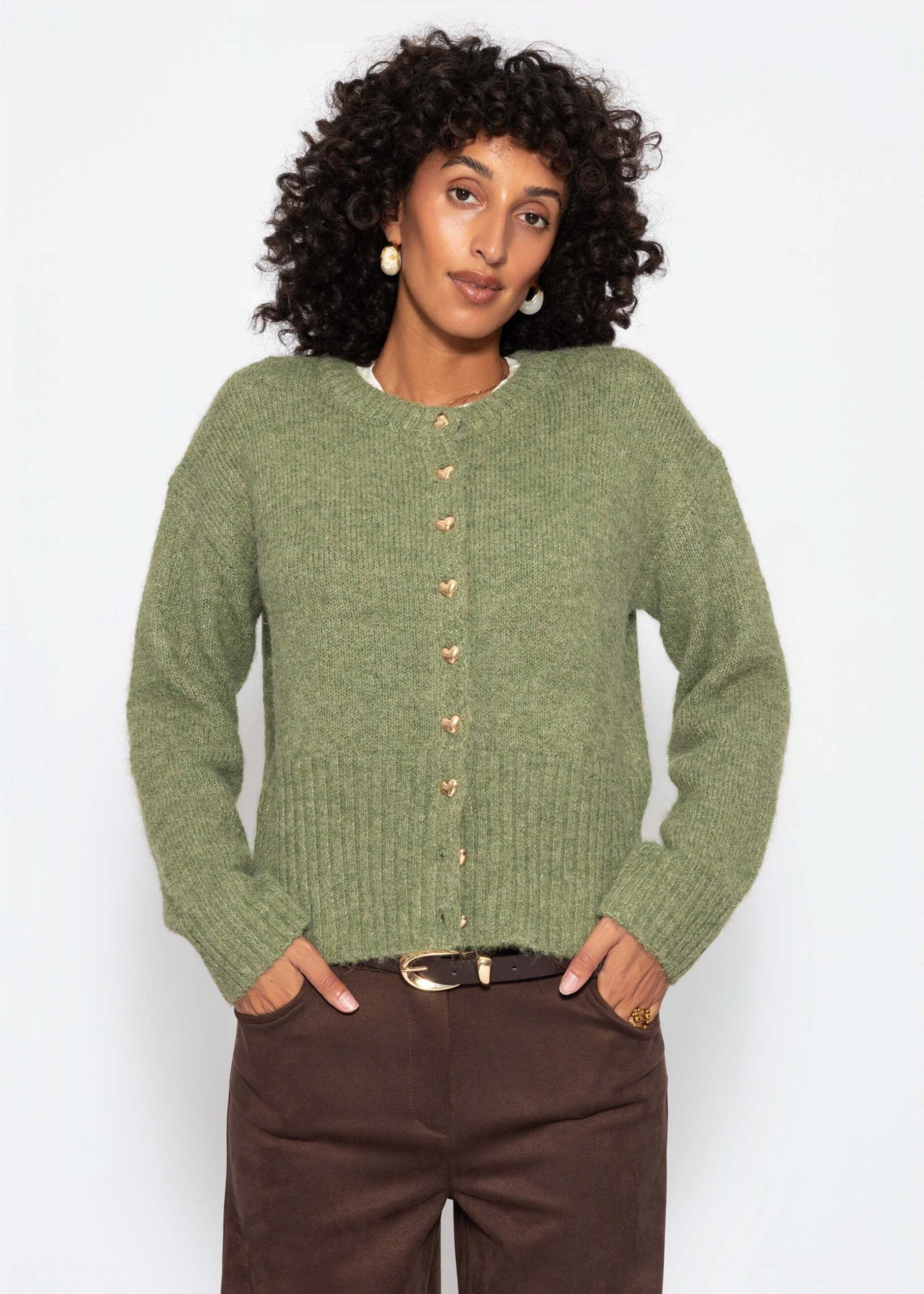 SASSYCLASSY Cardigan Strickjacke mit Herzknöpfen für Damen Weicher Cardigan mit Rippbündchen an Ärmeln und Saum und Rundhals