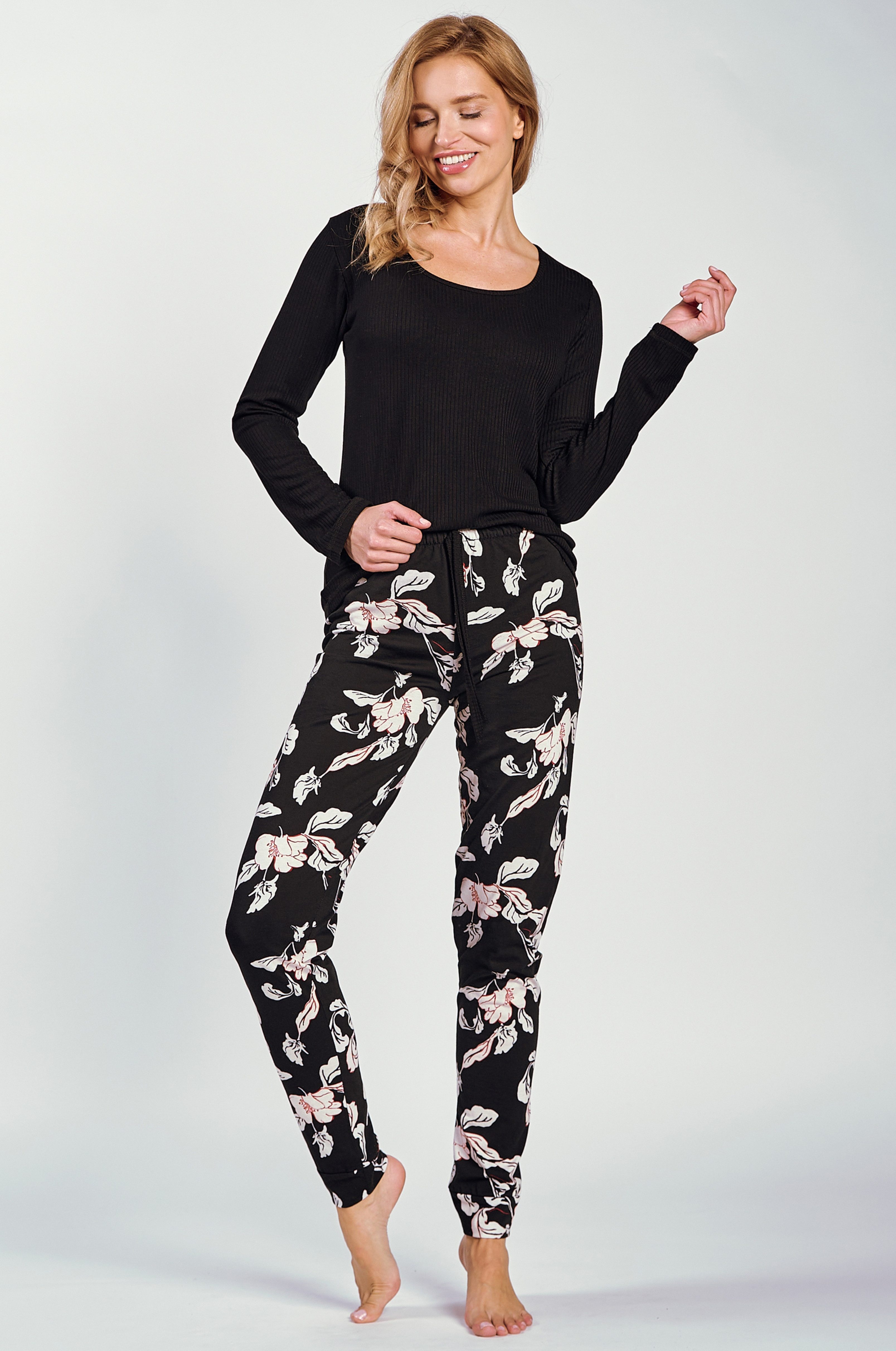 Mademoiselle Sommeil Pyjama Schlafanzug mit floraler Hose und Rippoberteil (2 tlg., 1 Stück) aus luxuriöser Viskose
