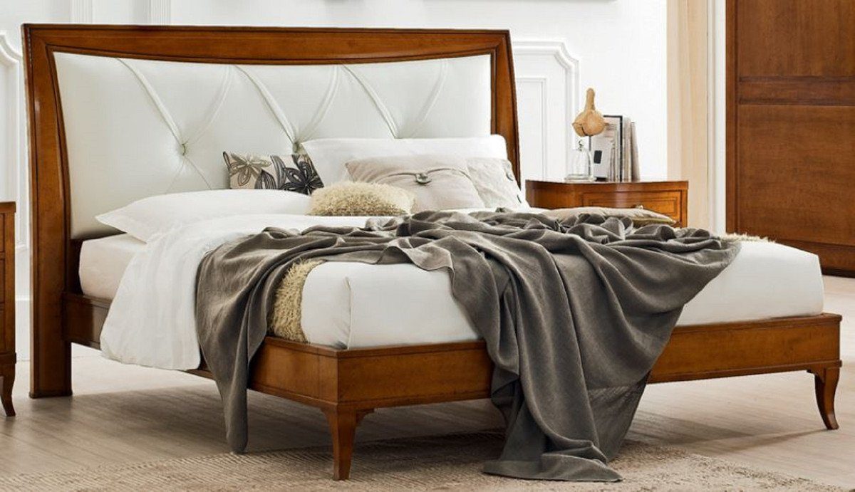 Casa Padrino Bett Biedermeier Doppelbett Braun / Weiß 188 x 219 x H. 128 cm  - Massivholz Bett mit Echtleder Kopfteil - Schlafzimmer Möbel - Qualität