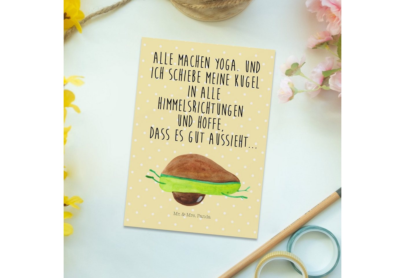 Thumbnail - Mr. & Mrs. Panda Postkarte Avocado Yoga - Gelb Pastell - Geschenk, Ansichtskarte, Einladung, Hil, Charmante Designs