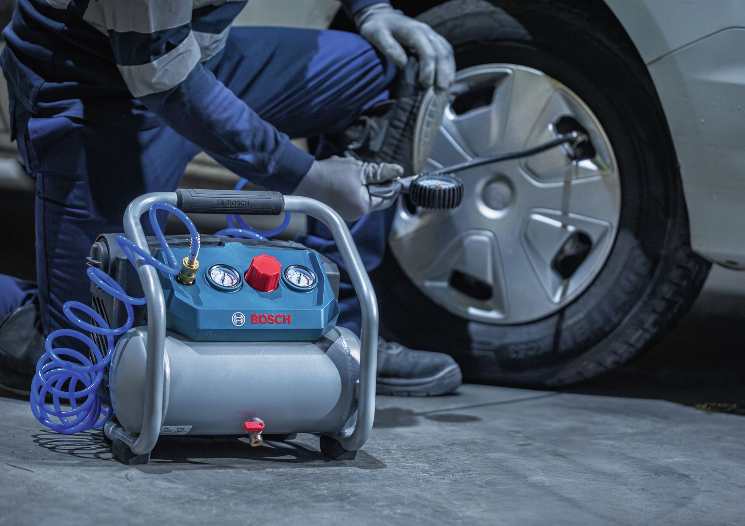 BOSCH Akku-Handkompressor GKO, max. 8 bar, Druckluftkompressor GKO18V-51 Ohne Akku - im Karton