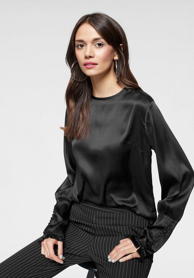 NA-KD Satinbluse »738« Langarmbluse in seidiger Satin-Optik für einen fließenden Look & knöpfbaren engen Ärmelbund NA-KD Satinbluse »738« Langarmbluse in seidiger Satin-Optik für einen fließenden Look & knöpfbaren engen Ärmelbund