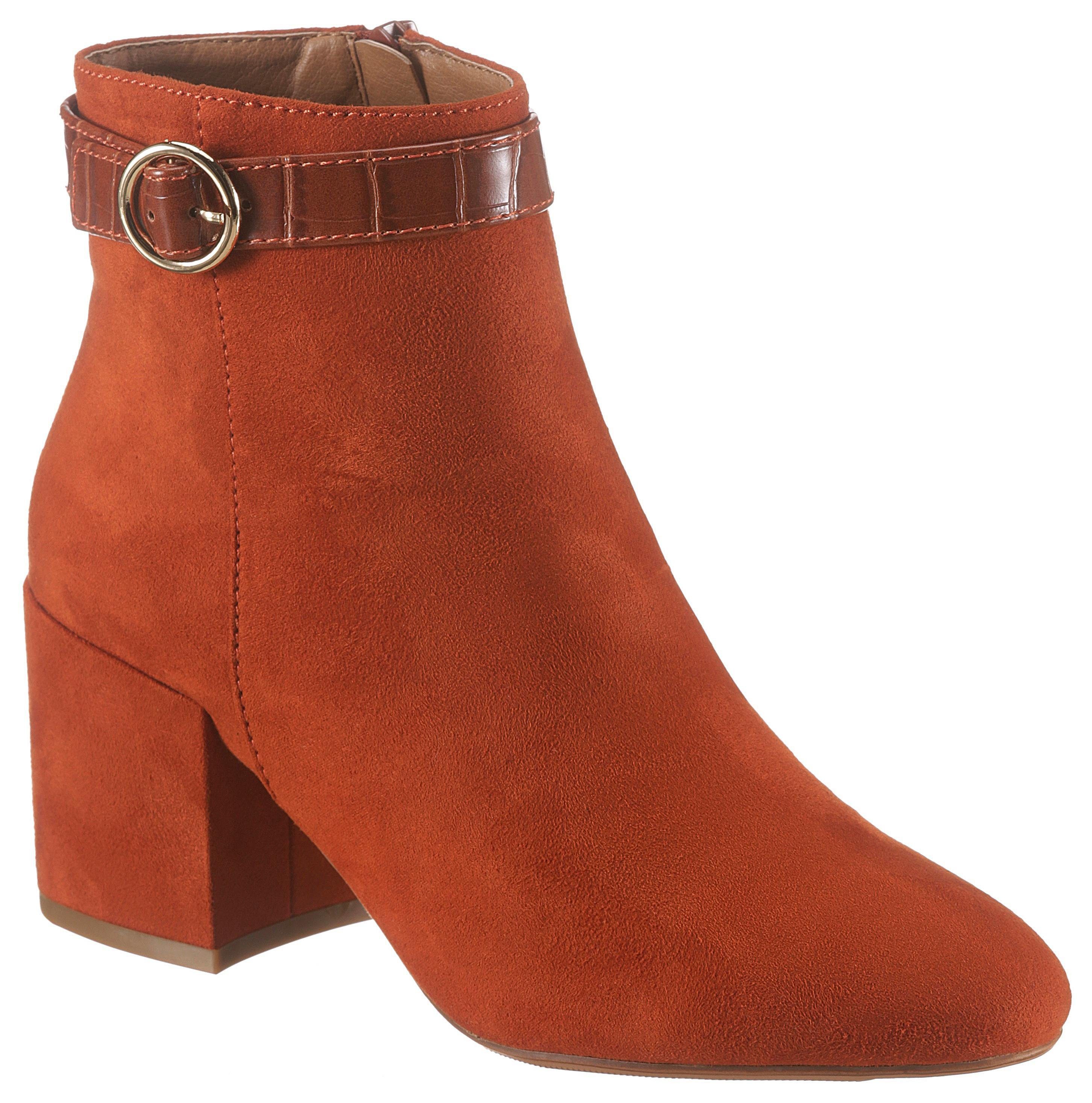 Bruno Banani Stiefelette mit dezenten Zierriemchen | OTTO Bruno Banani Stiefelette mit dezenten Zierriemchen | OTTO