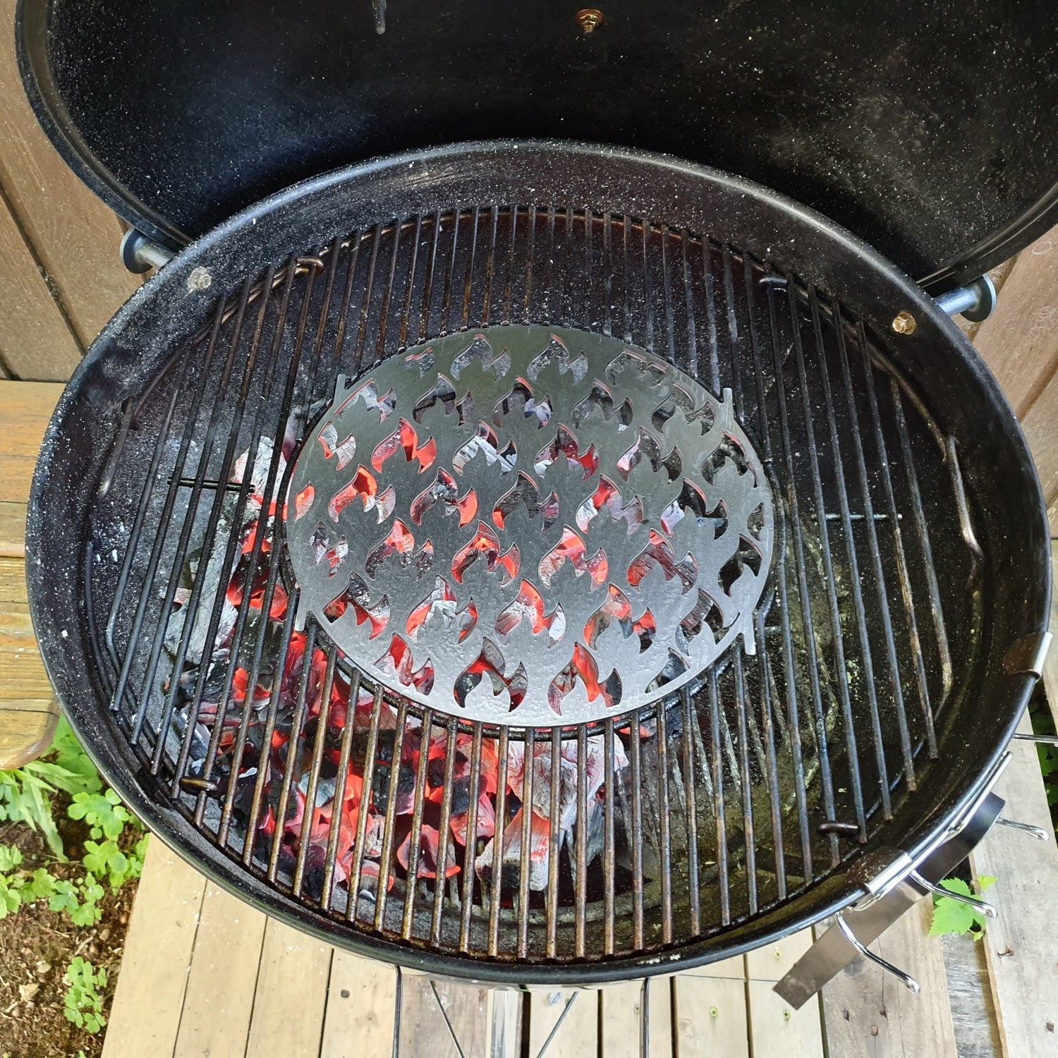 Grillrost.com BBQ Grillrost BBQ Grilleinsatz mit Flammenmuster, Made in Germany