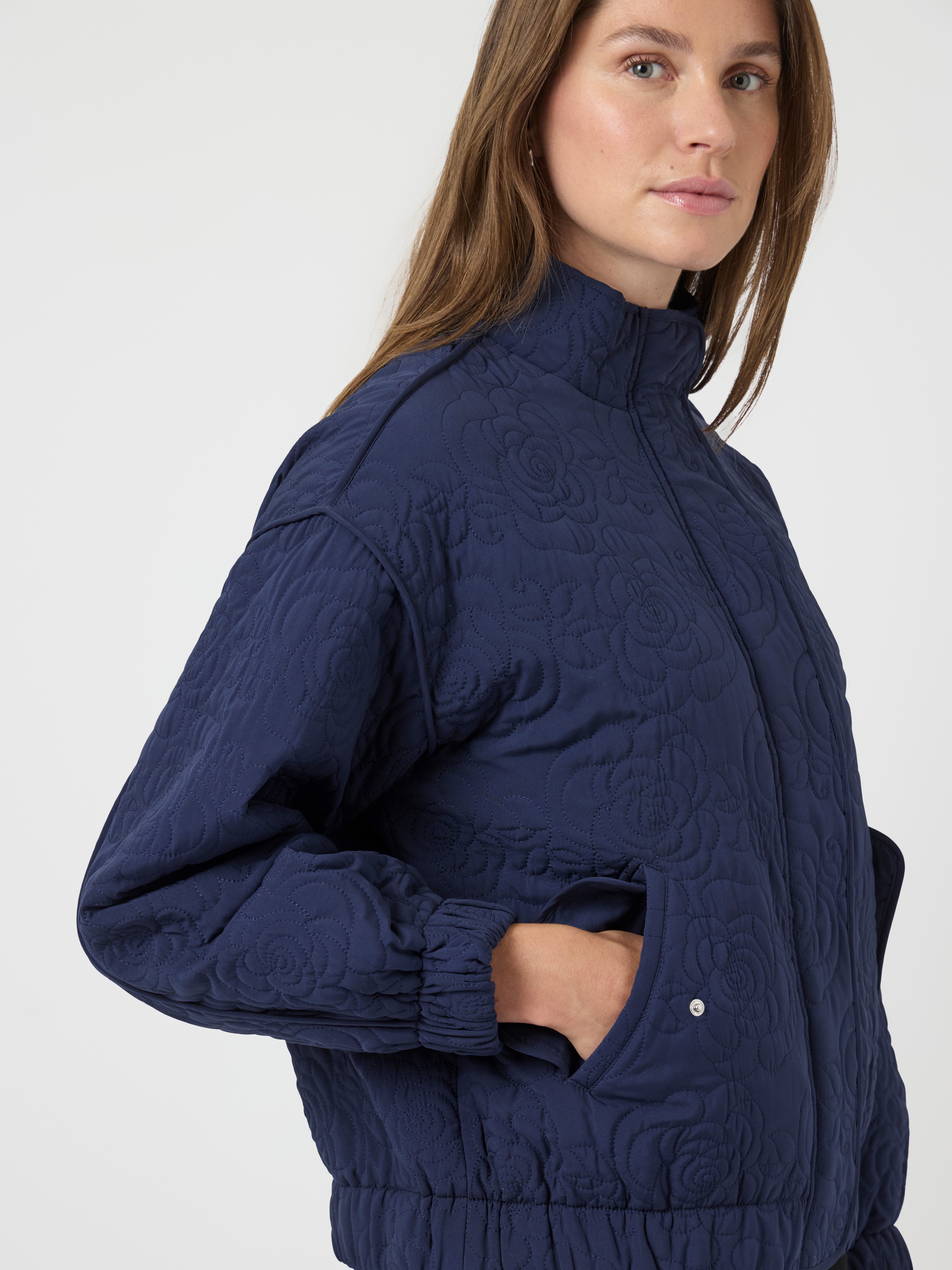 Y.A.S Blouson YASFIPURA LS QUILTED JACKET S. NOOS Kunstfaser, elastische Bü günstig online kaufen