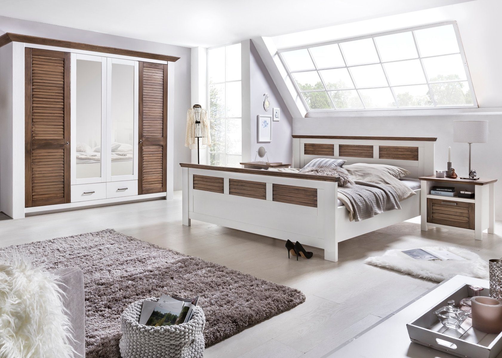 Empinio24 Schlafzimmer-Set Laguna, (Spar-Set, 4-St., mit Schrank 235 cm +  Bett 180x200 + 2x Nachttische)
