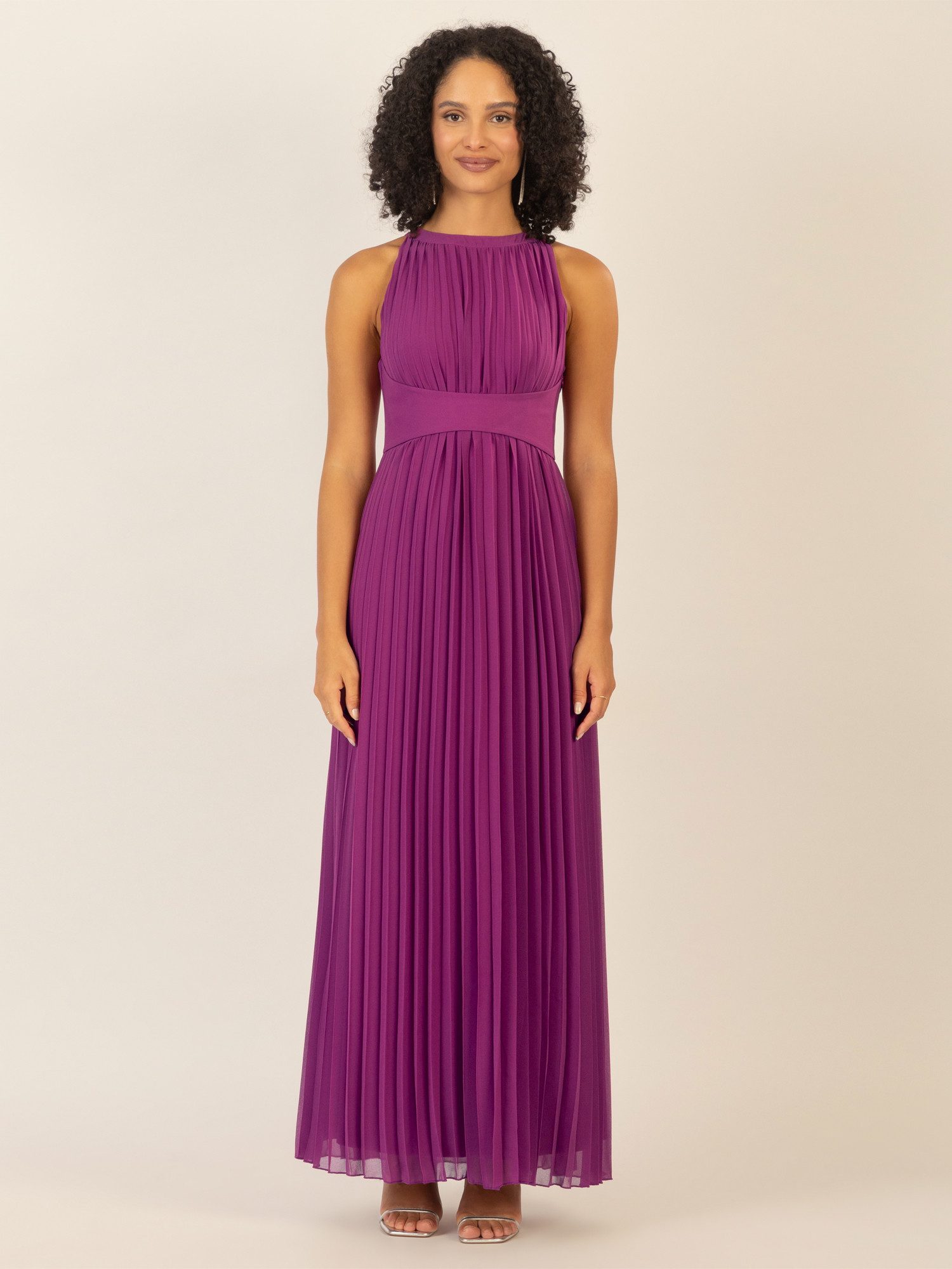 Apart Chiffonkleid aus leicht körnigem, plissiertem günstig online kaufen