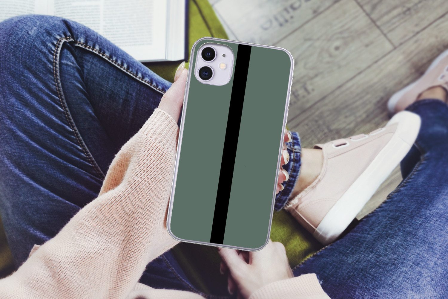 MuchoWow Handyhülle für Apple iPhone 11 Grün - Schwarz - Gestreift - Minimalistisch, Smartphone-Bumper, Print, Handy Schutzhülle Dünn
