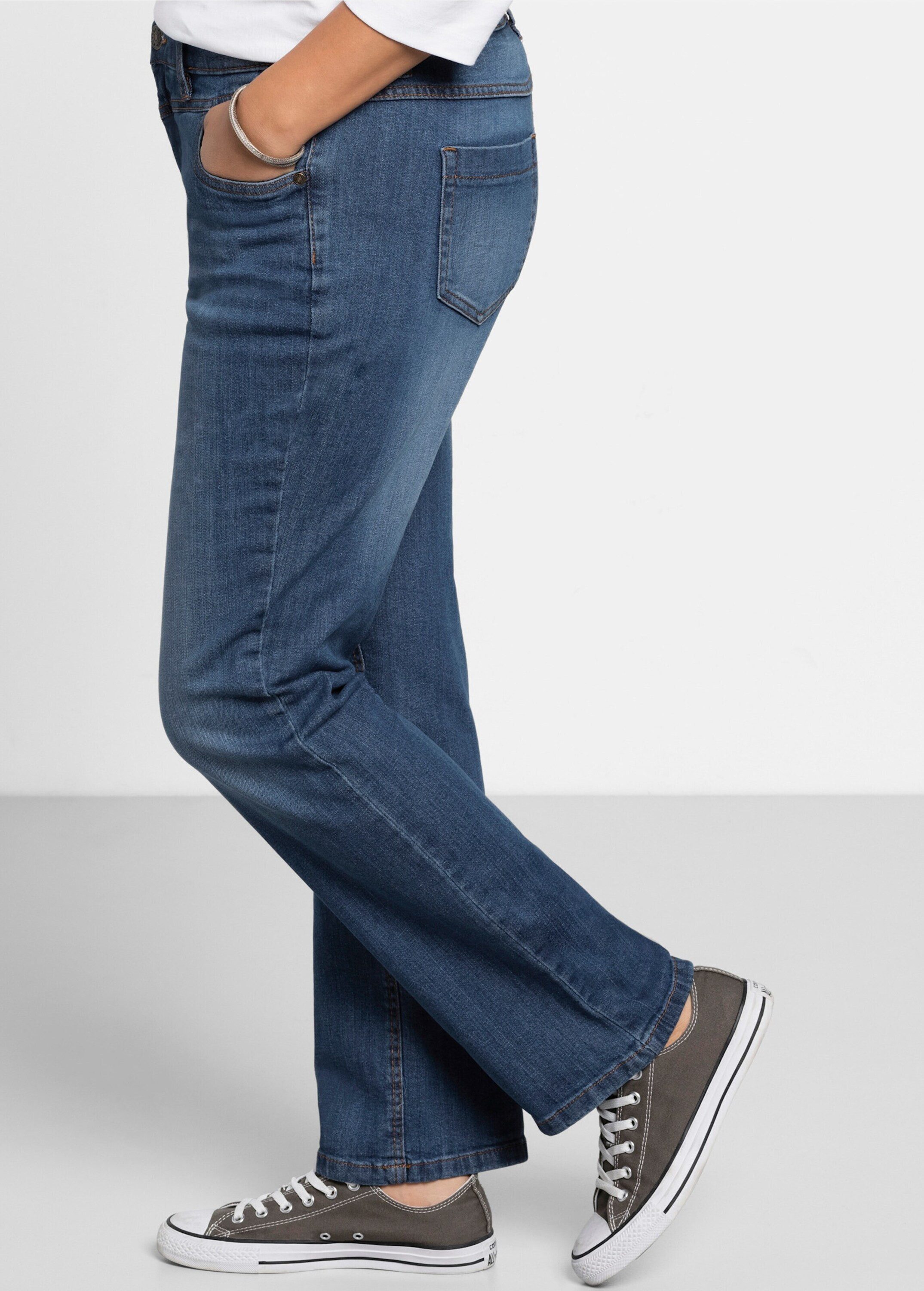 Sheego Bequeme Jeans Stretch-Jeans »Die Gerade« mit Used-Effekten – Bild 3 von 5