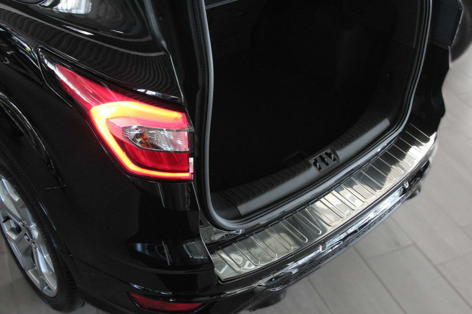 Thumbnail - RECAMBO Ladekantenschutz für FORD KUGA II DM2, ab 2012- Stoßstangenschutz, V2A rostfrei, Exklusive Optik, praktischer Sc...