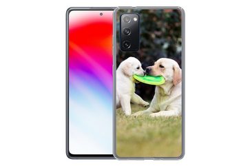 MuchoWow Handyhülle Hund mit seinem Welpen und einem Frisbee, Phone Case, Handyhülle Samsung Galaxy S20 FE, Silikon, Schutzhülle