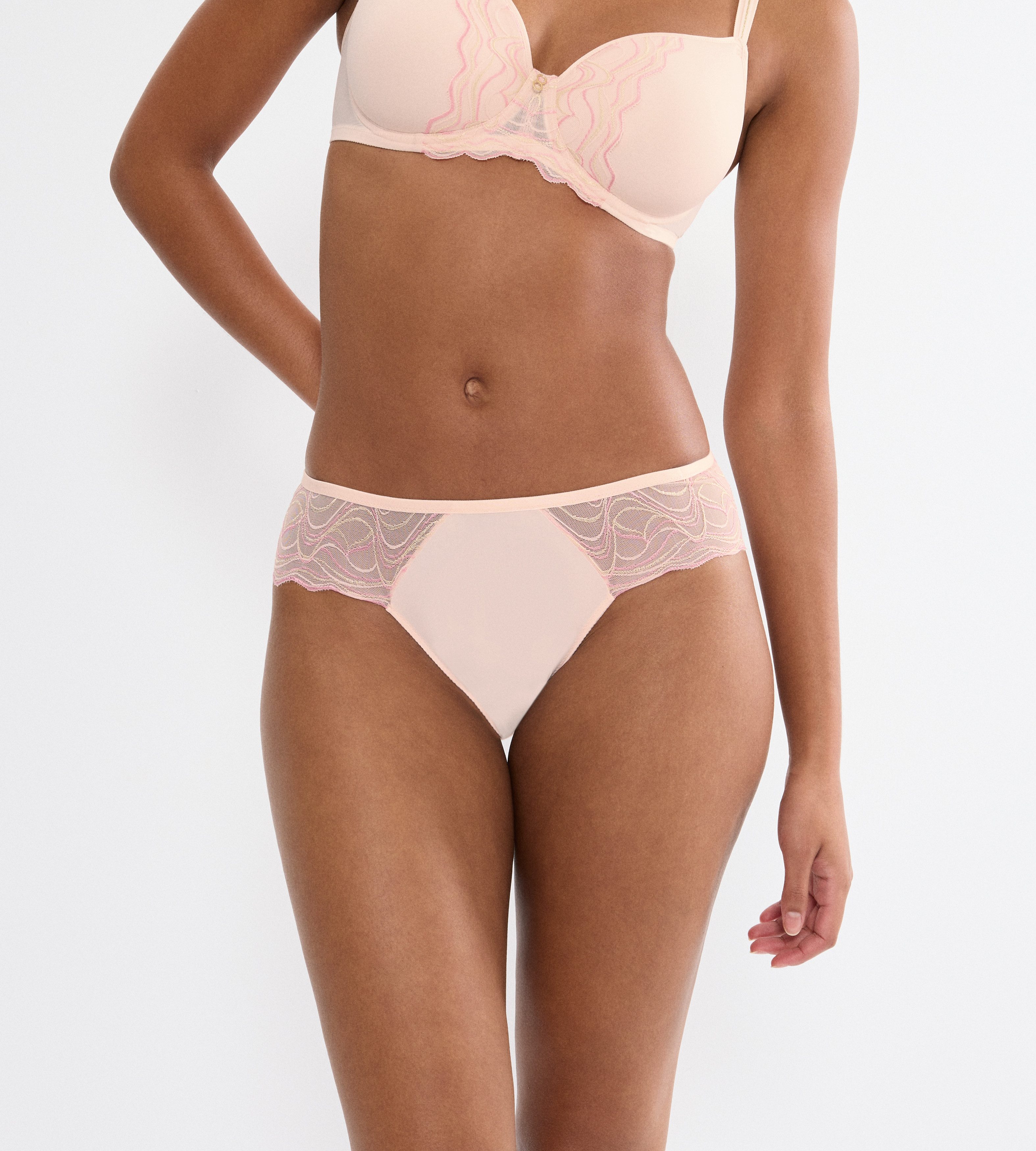 Triumph Hipster Palina Waves of Glow Triumph x Palina Rojinski, elastisch, Spitzendetails
