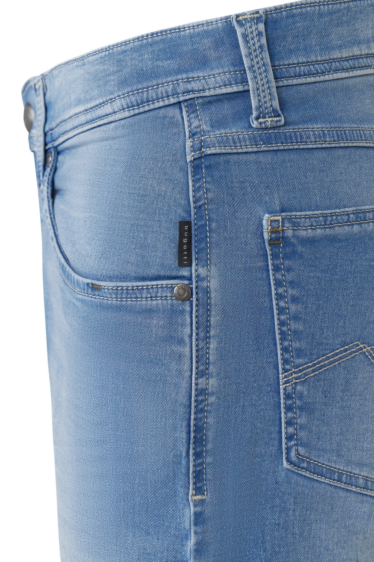 bugatti Bermudas im Used-Wash-Design
