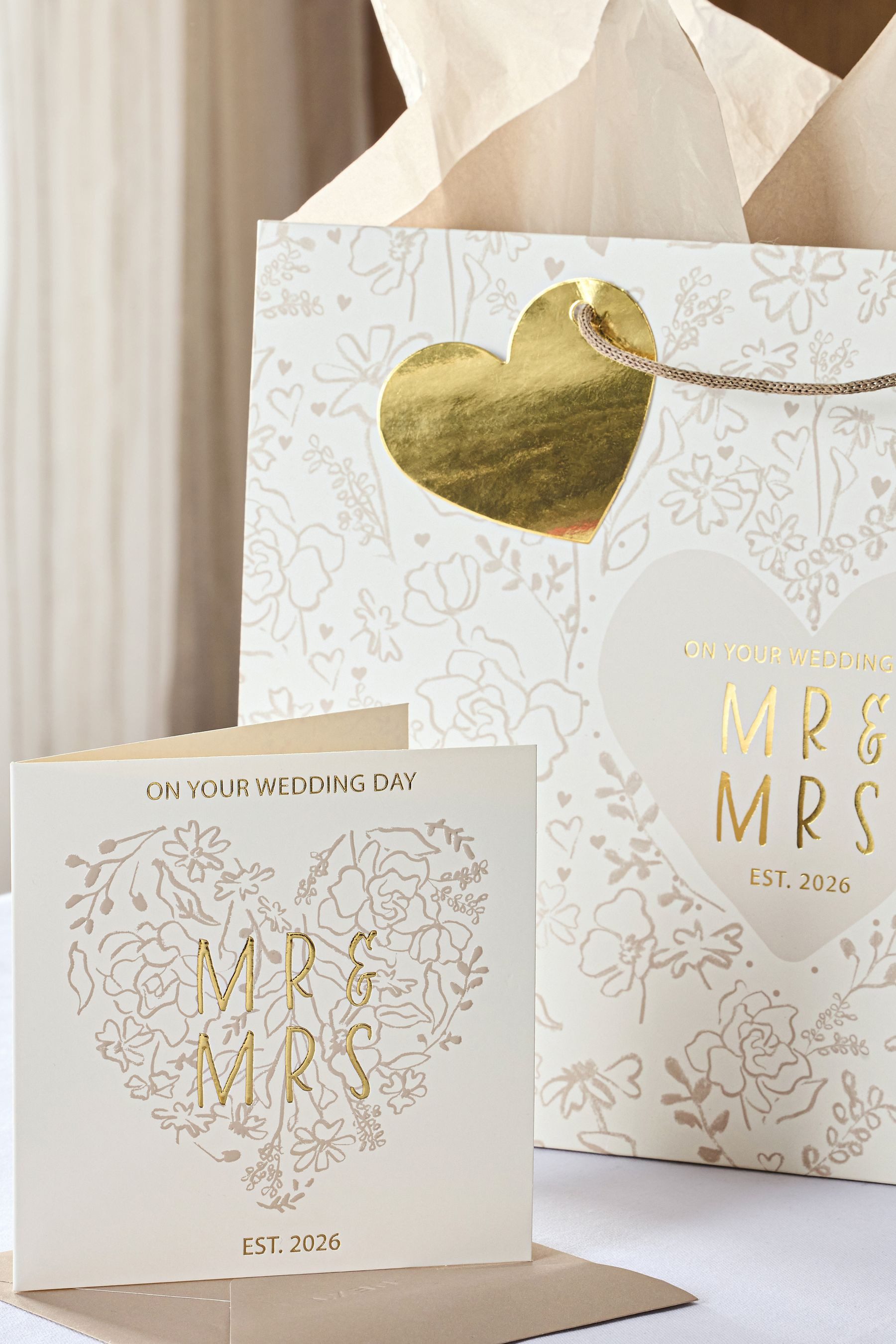 Next Geschenkpapier Geschenktasche und Karte, 2026 Mr and Mrs, (1St)