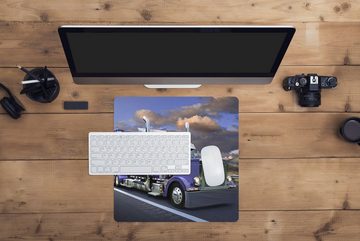 MuchoWow Gaming Mauspad Violettfarbener Lkw (1-St), Mousepad mit Rutschfester Unterseite, Gaming, 40x40 cm, XXL, Großes